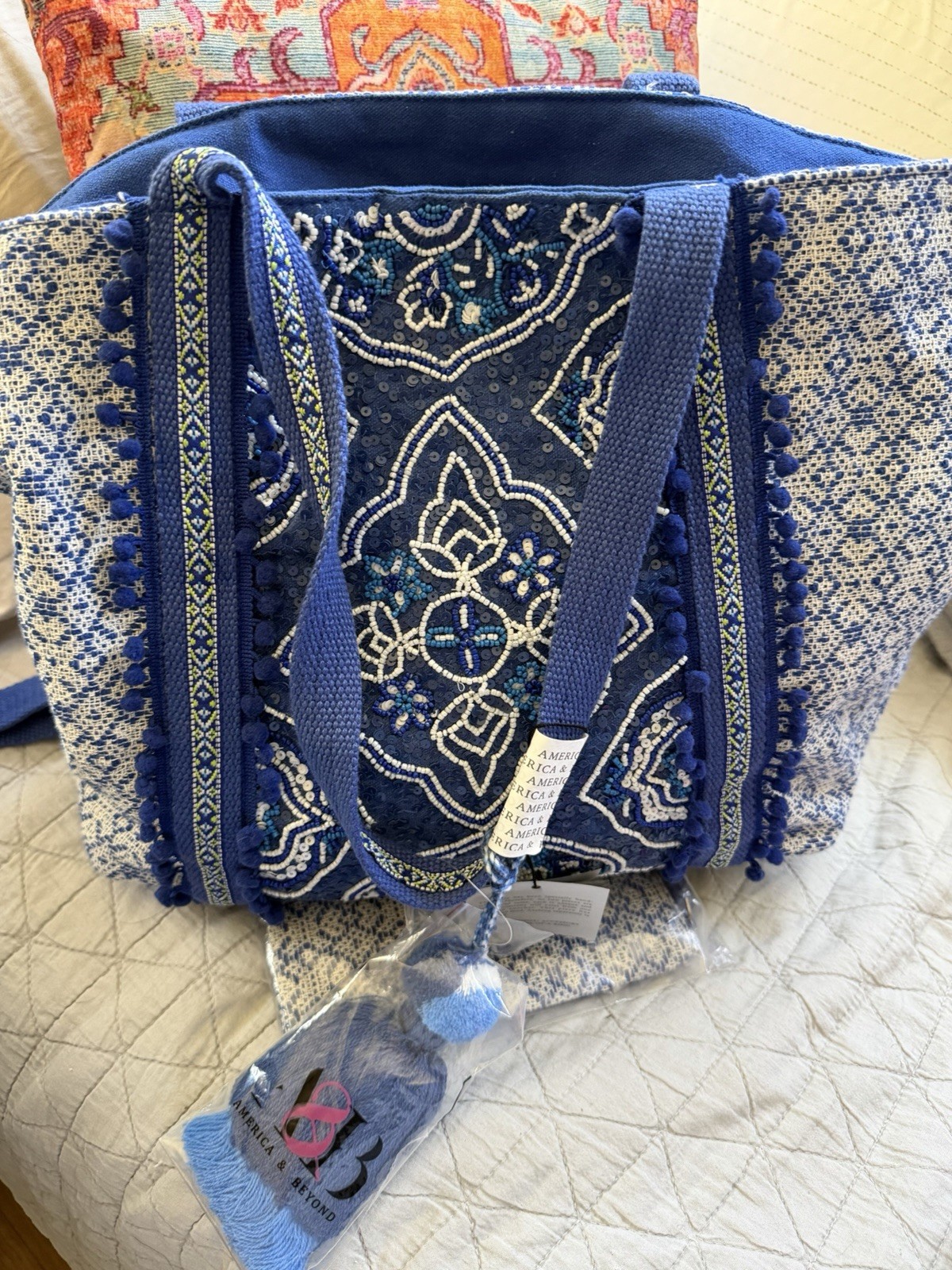 America & Beyond Blue/White Beaded Tote Zip Top Detachable Strap Inner Pockets