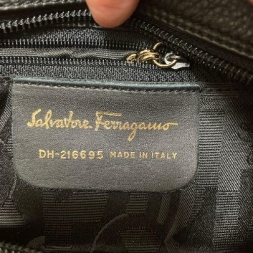 Salvatore Ferragamo Gancini Black Leather Handbag Gold-Tone Hardware Zip