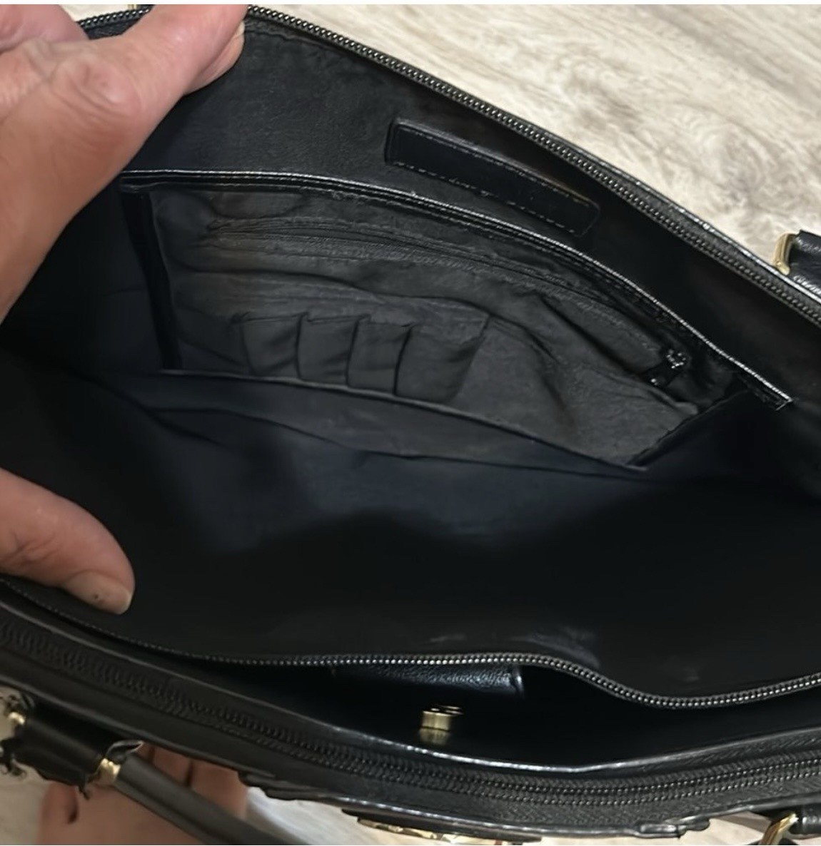 Liz Claiborne Black Pebbled Satchel Top Handle Bag Zip/Magnetic Gold Hardware