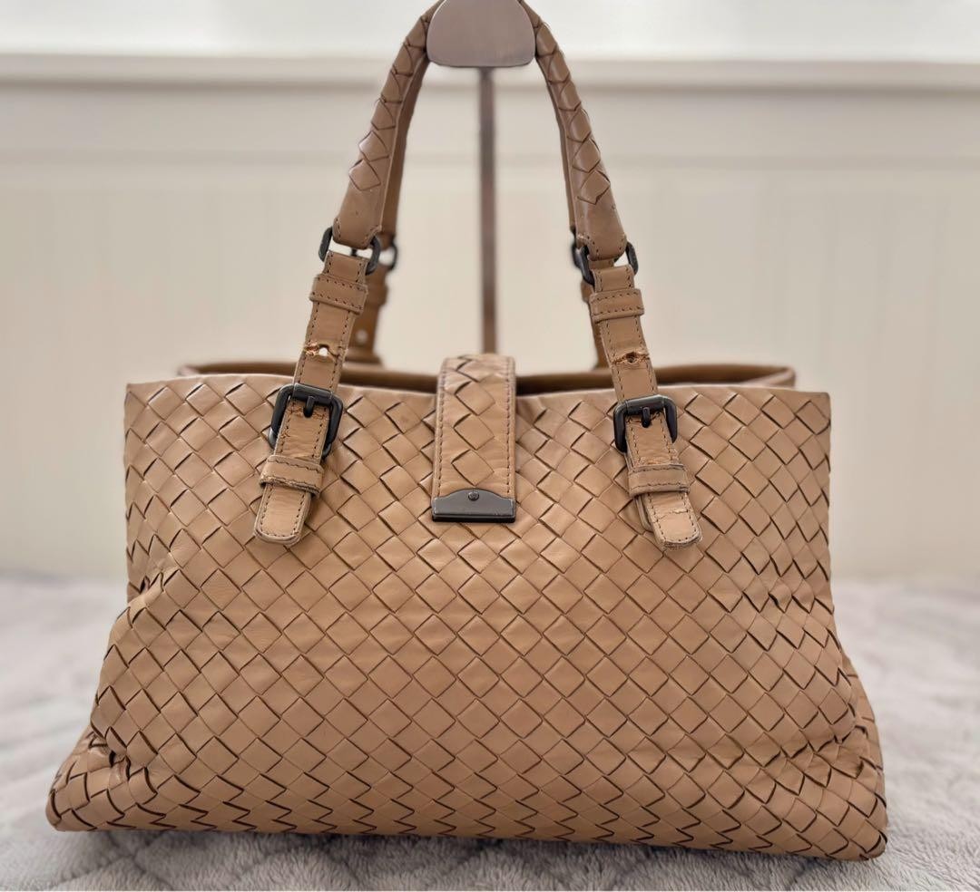 Bottega Veneta Roma Intrecciato Leather Top Handle Bag Beige Brown size 30×21cm