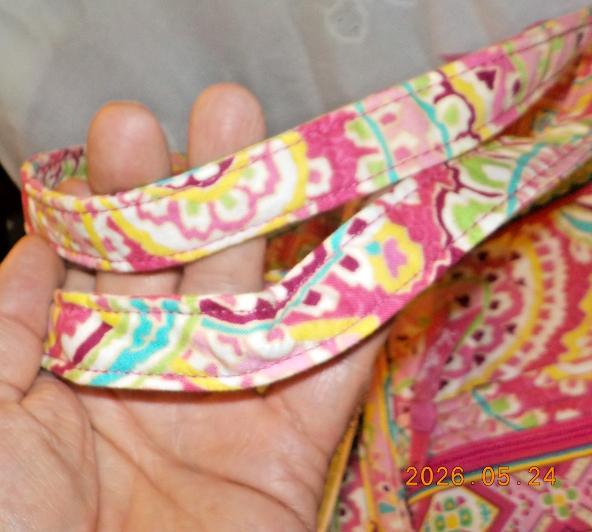 Vera Bradley Villager large zipper tote in Capri Melon NWT