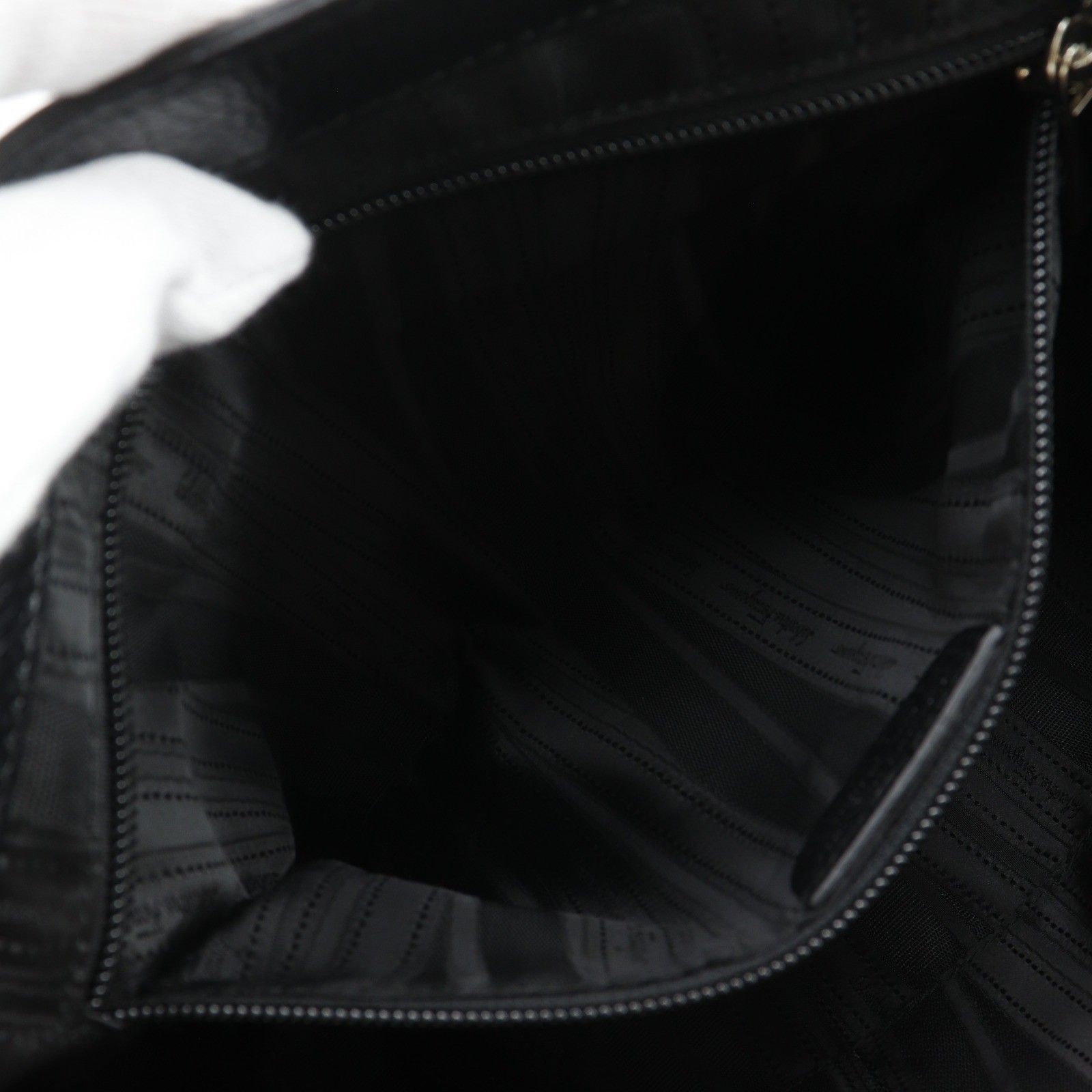 Salvatore Ferragamo Gancini Tote Bag FZ-21 C922 black Calfskin Women