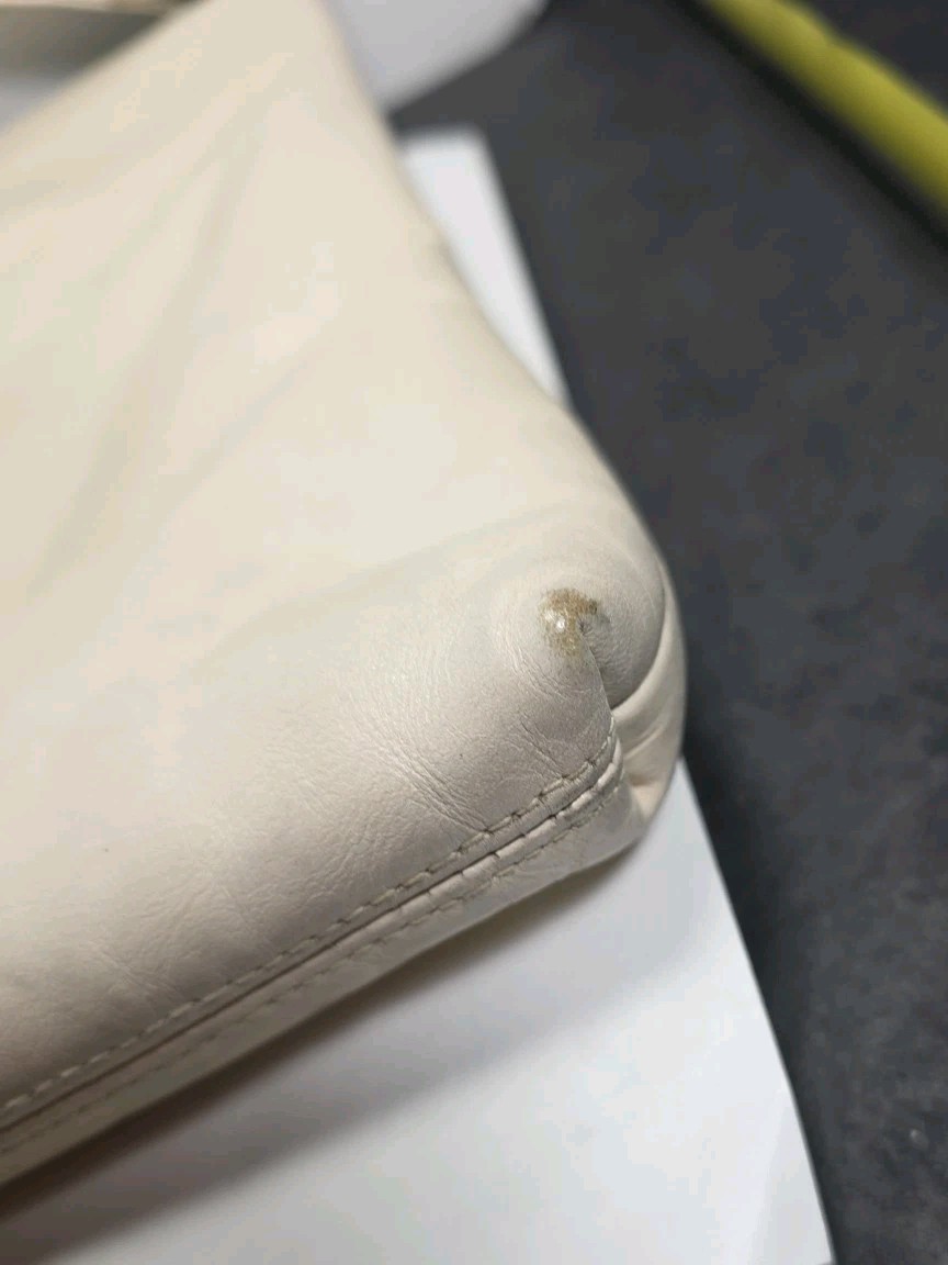 Vintage RUTH E SALTZ Cream Gold Leather Strap Purse