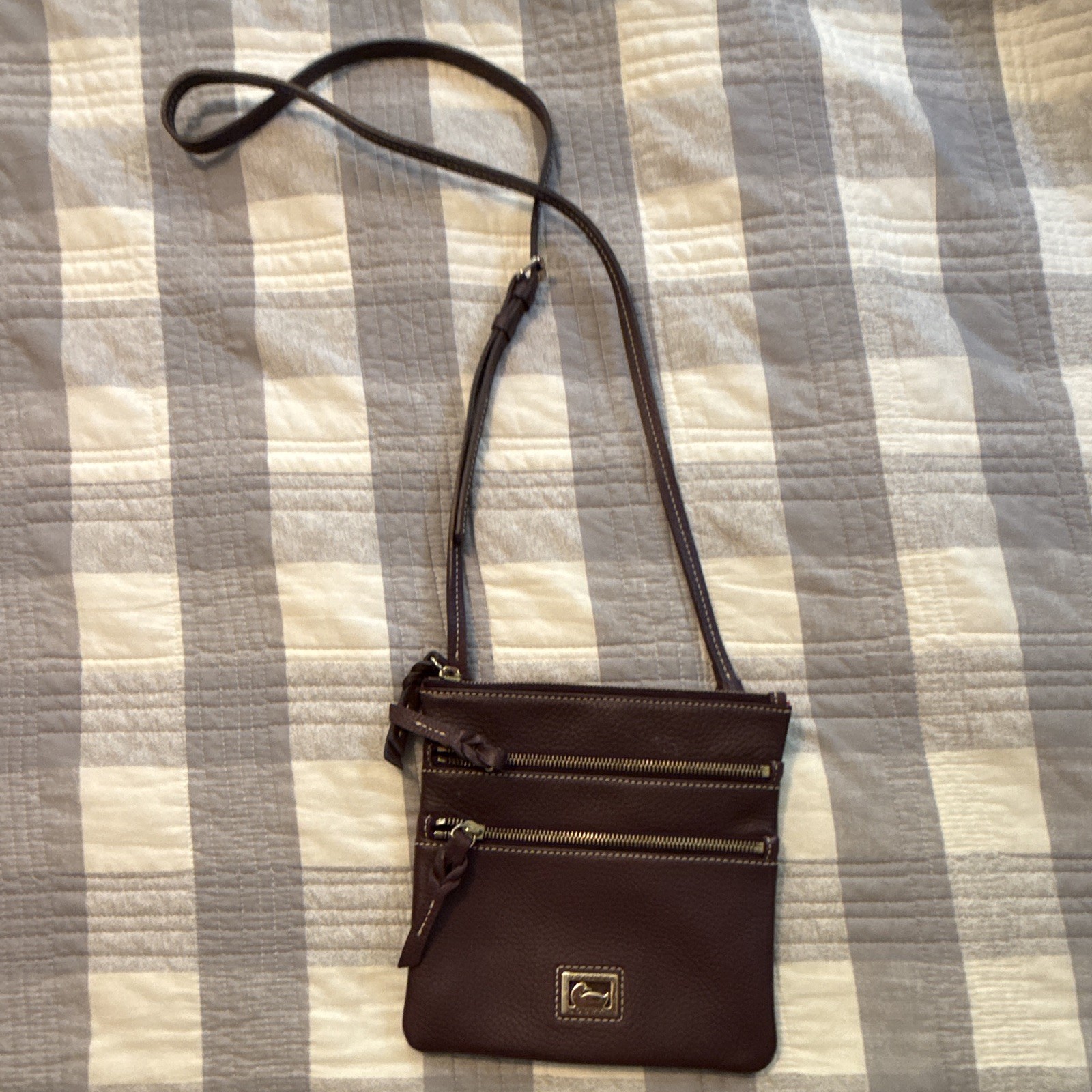 Dooney & Bourke Brown Pebbled Crossbody Bag Double Front Zip Red Lining