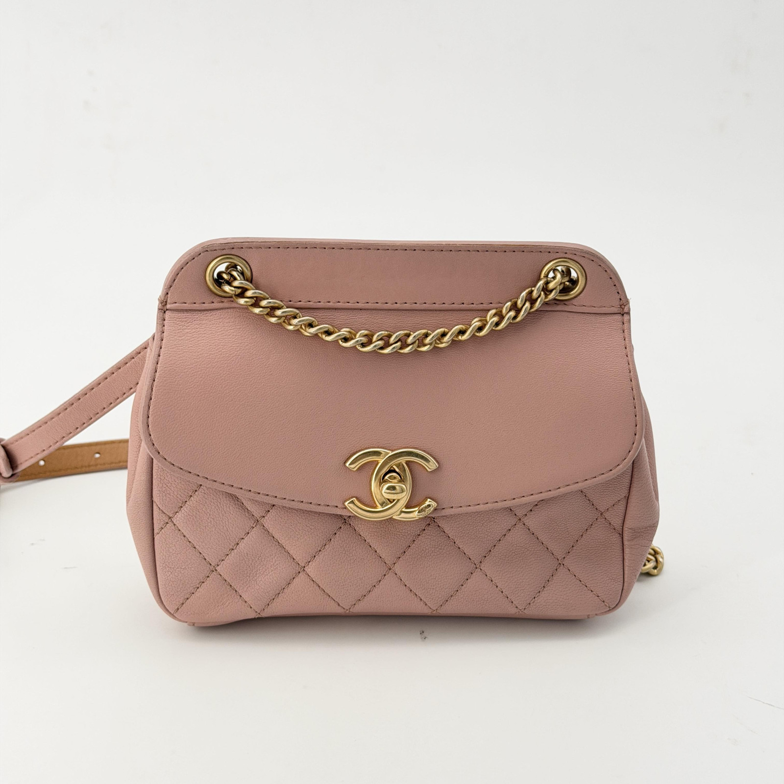 CHANEL Pre-Owned 2019 Quilted Calfskin Curved Flap Crossbody Bag