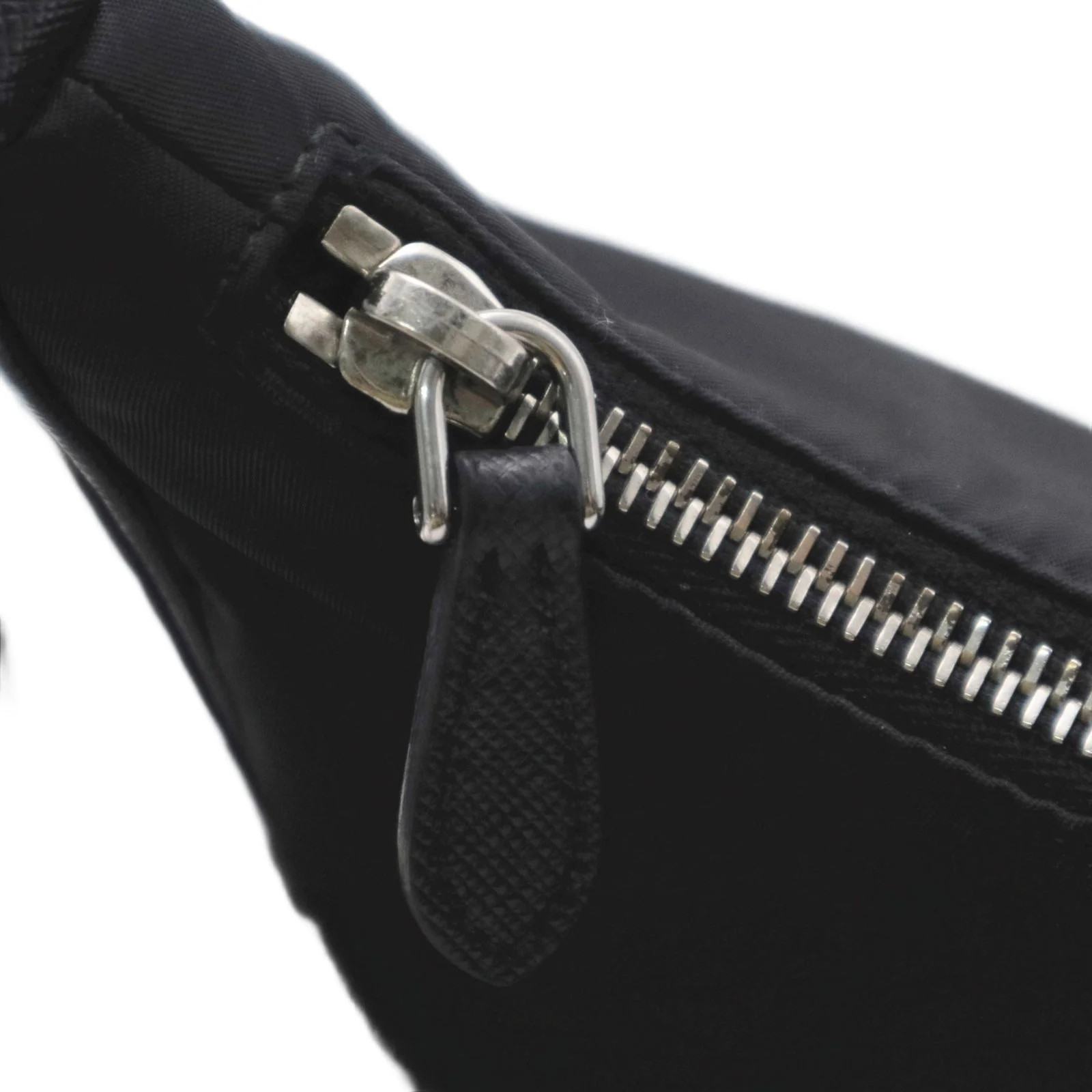 Prada Re Edition 2005 Shoulder Bag Black Tessuto Nylon (mm060526a5r)
