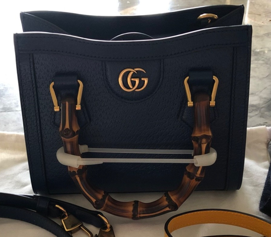 NEW Gucci Diana Mini Handbag Gorgeous in Navy Blue Leather & 2 Crossbody Straps