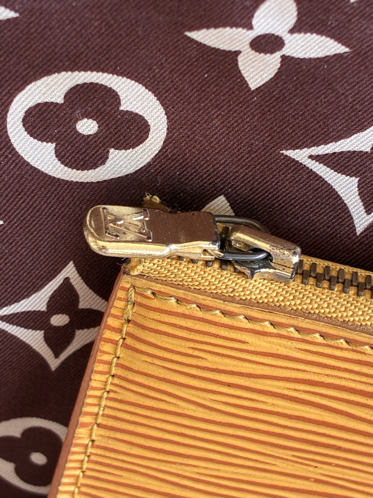 Louis Vuitton Vintage Yellow Epi Pochette Clutch Bag Made In France Alcantara