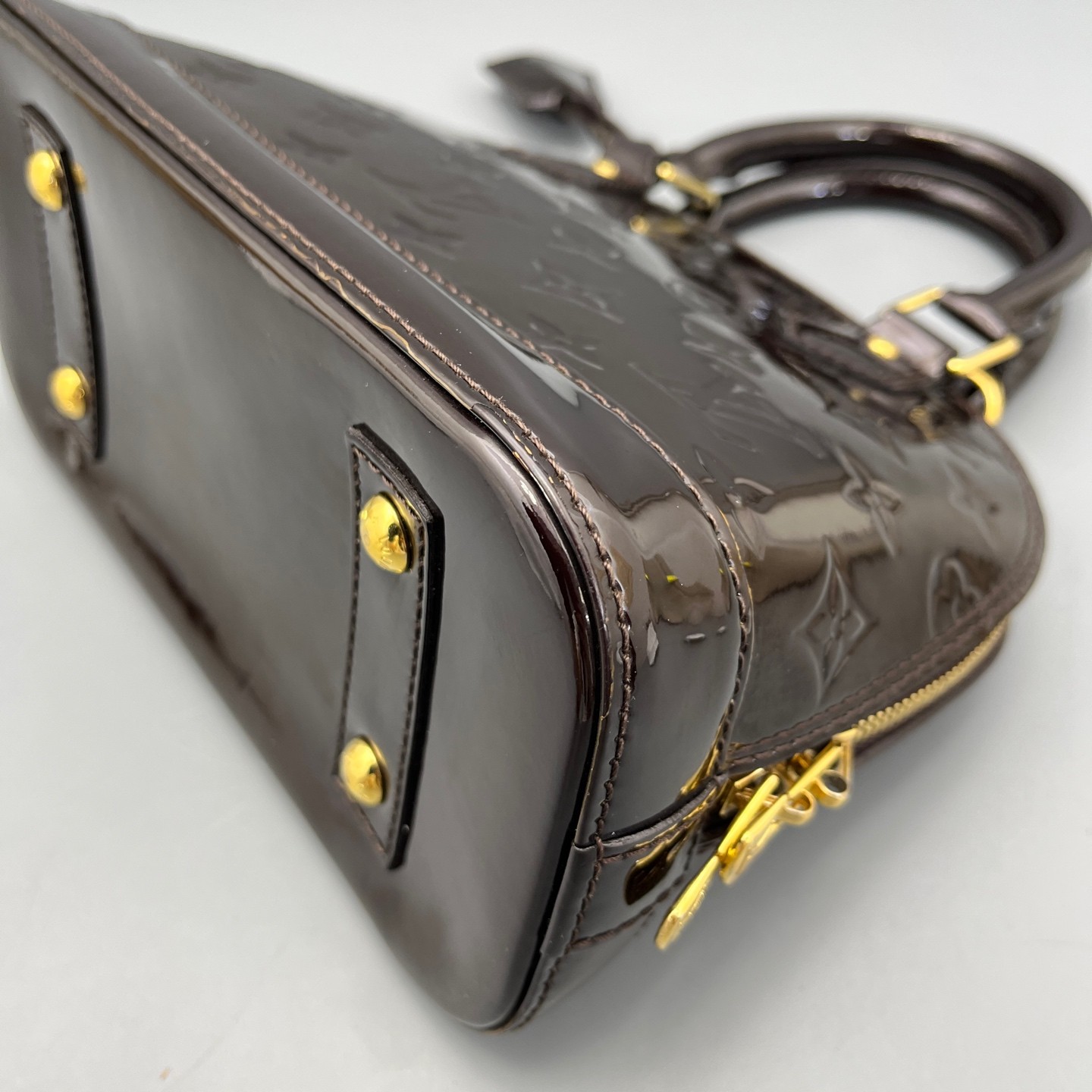 AUTH LOUIS VUITTON LV Alma BB Amarante Cherry Vernis Leather Bag.