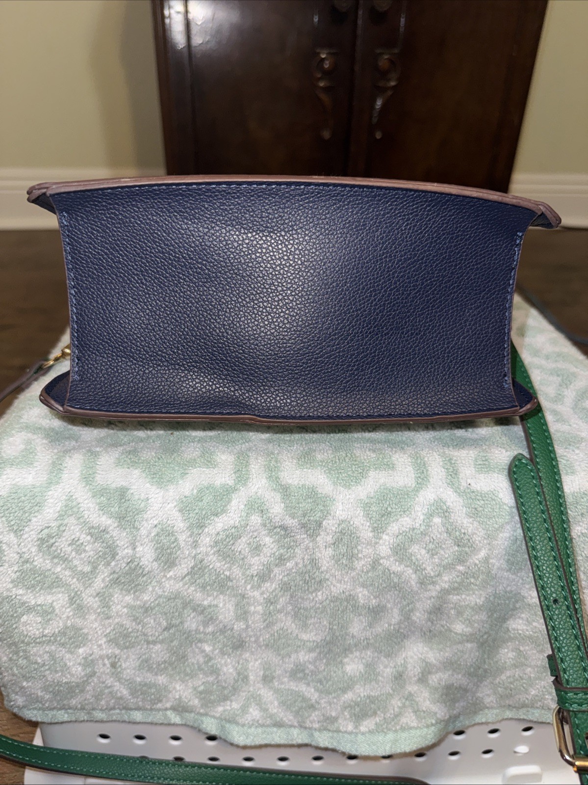 Anne Klein Green Navy White Satchel Top Handle Zip Detachable Strap Card Case