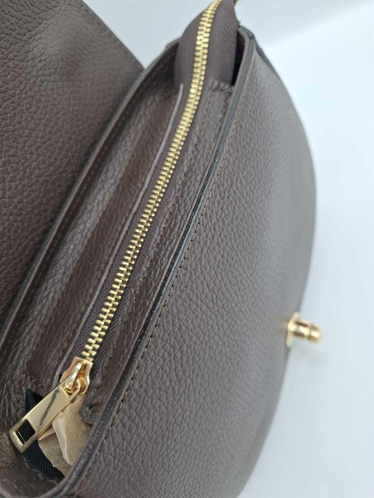 Women’s Handbag with Adjustable Shoulder Strap Genuine Leather Made in Italy