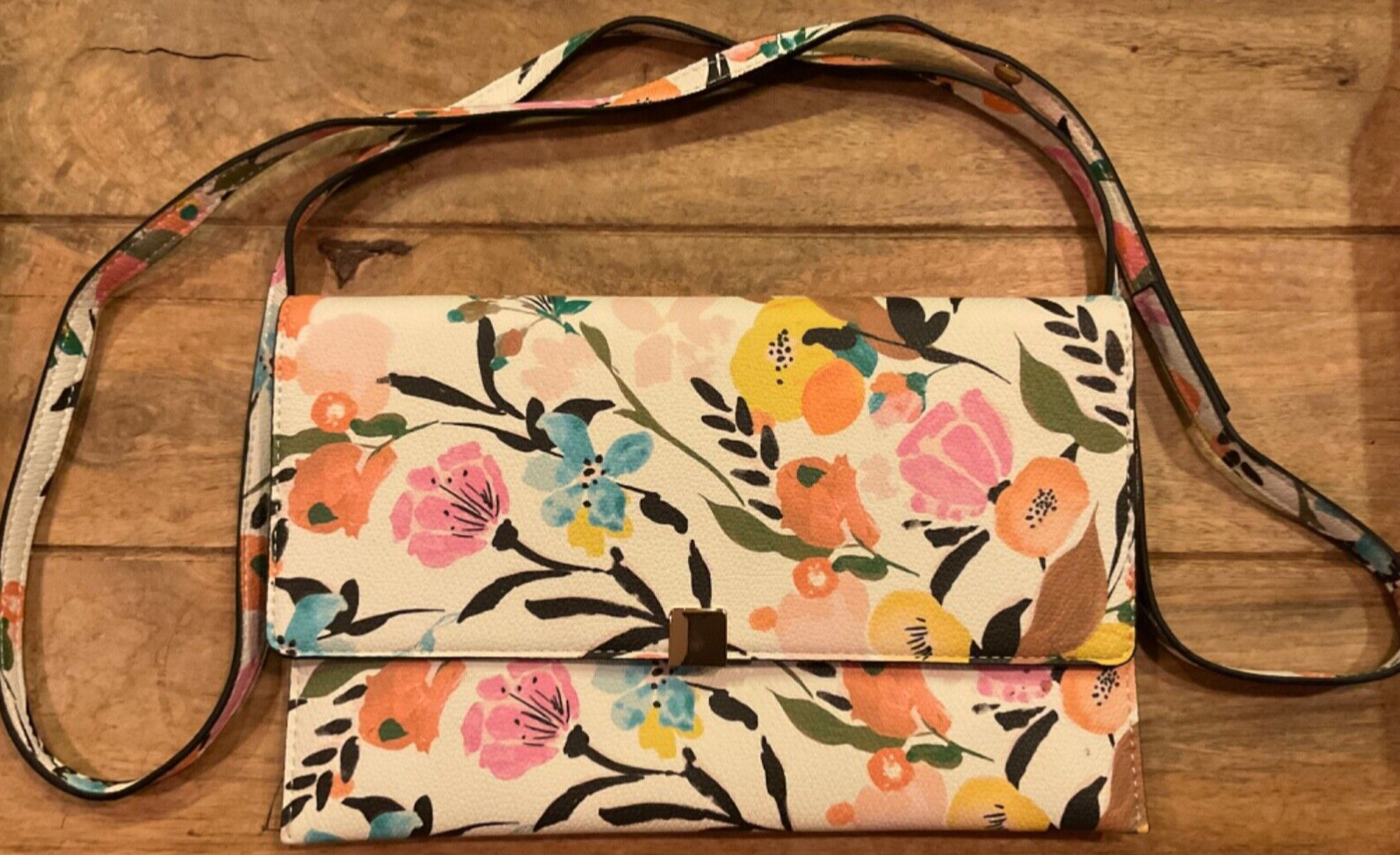 A NEW DAY FLORAL WALLET ON A STRING CROSSBODY BAG PREOWNED