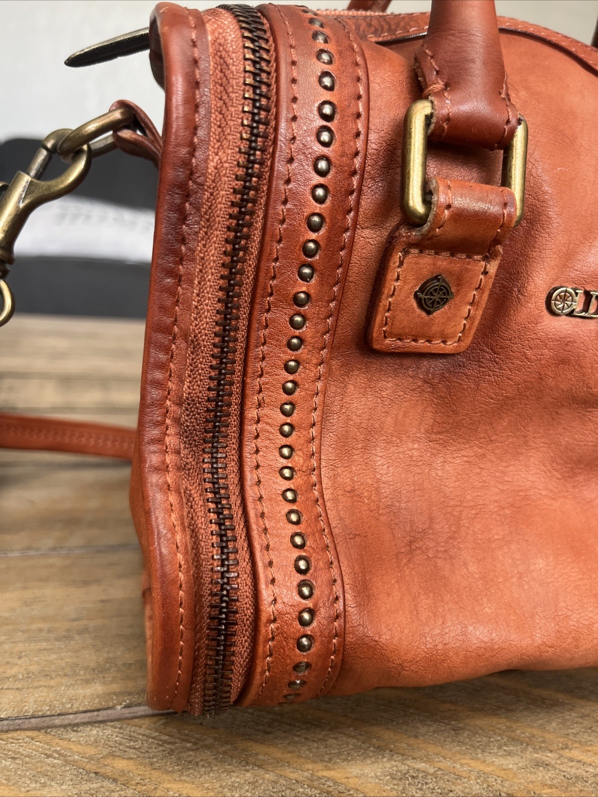 Old Trend Mini Trunk Crossbody Leather Bag