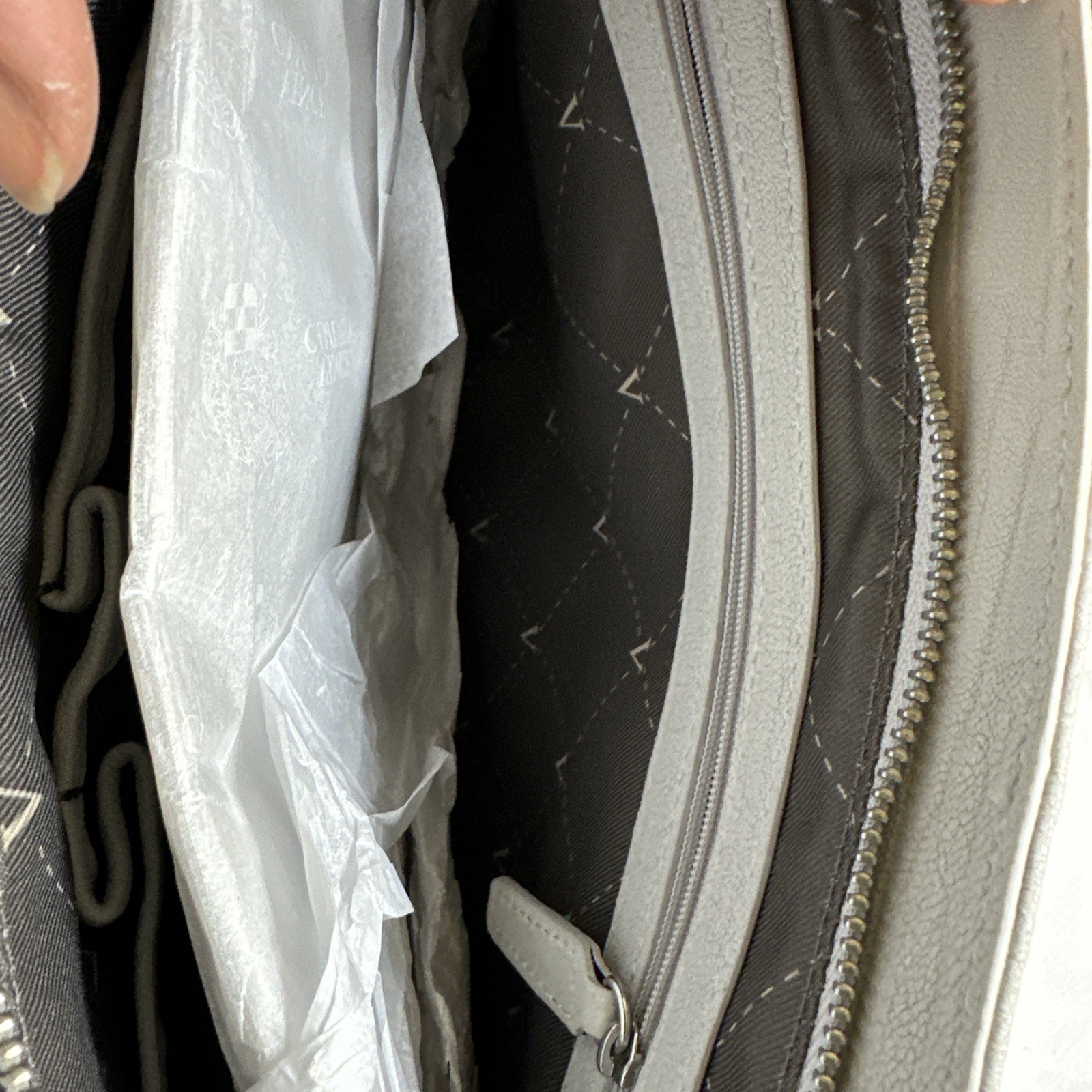 New VINCE CAMUTO BAILY DOVE GRAY BUBLAM GENUINE LEATHER CLUTCH MSRP $198