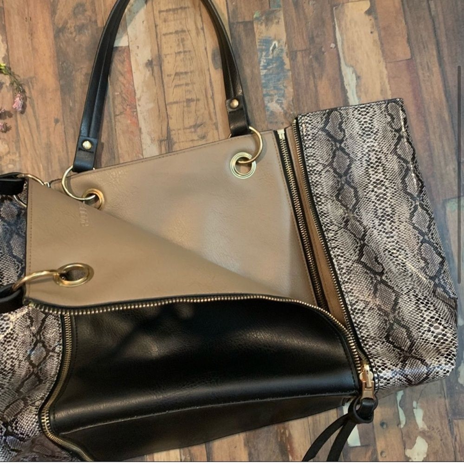 PAQUETAGE NWOT Snakeskin Print Zipper Shoulder Bag