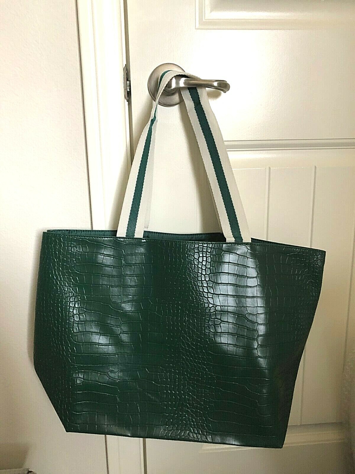 SAKS FIFTH AVENUE GREEN FAUX LEATHER PVC TOTE BAG-NEW