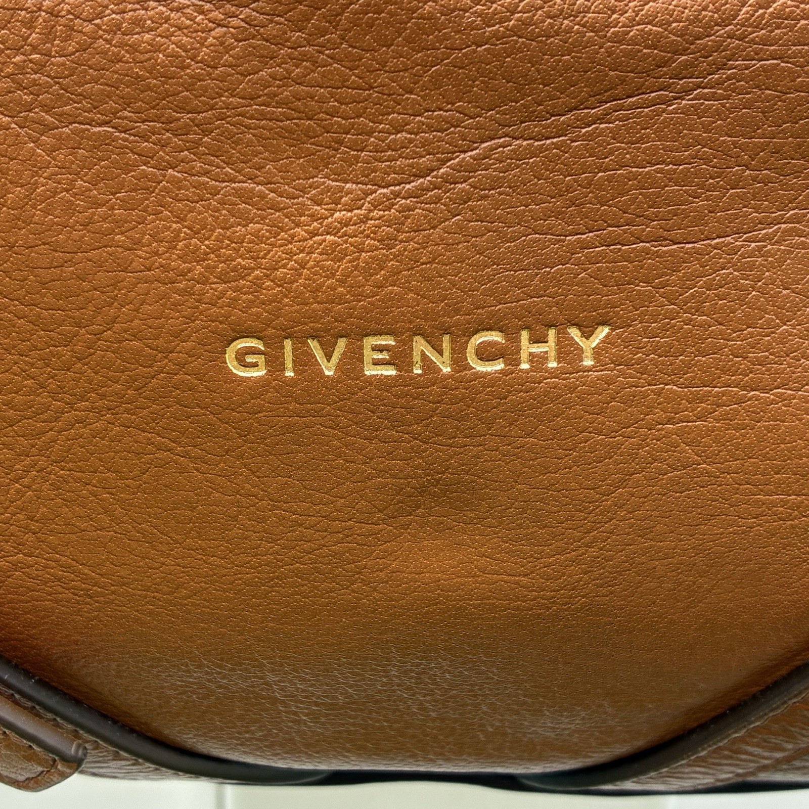 GIVENCHY MEDIUM VOYOU BAG IN GRAINED SOFT TAN LEATHER W/GOLD HARDWARE NEW *$2450