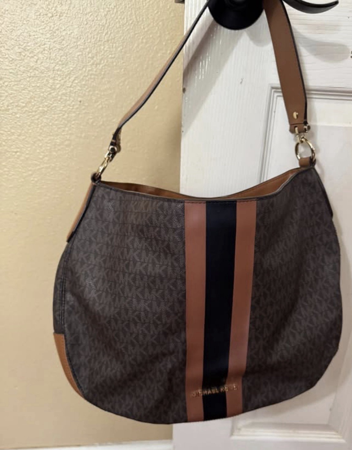 Michael Kors Brown Tan Black Logo Shoulder Bag Zip Detachable Strap Gold