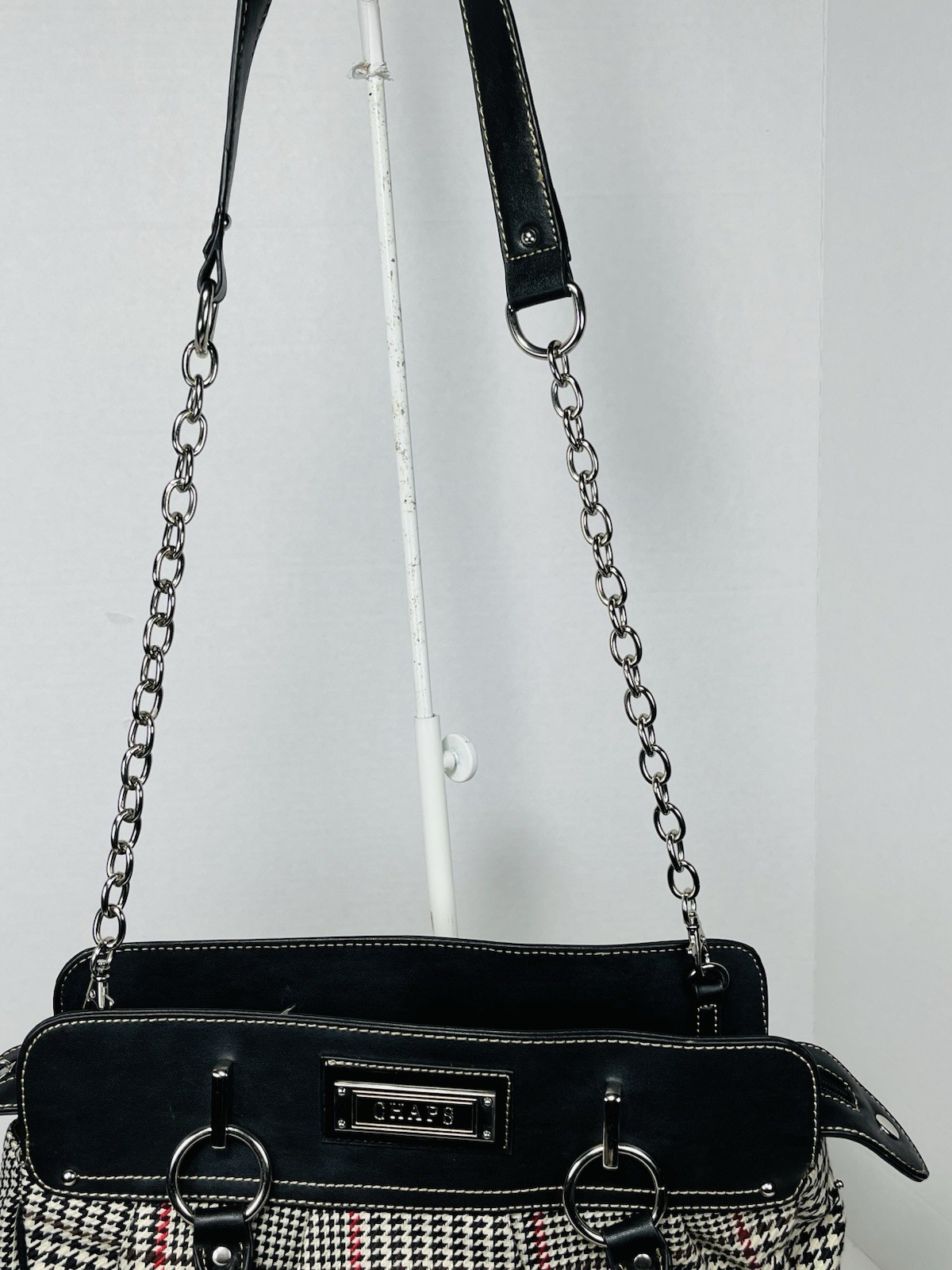 CHAPS Vintage Black Red Beige Houndstooth Handbag Crossbody W/ Chain Strap EUC