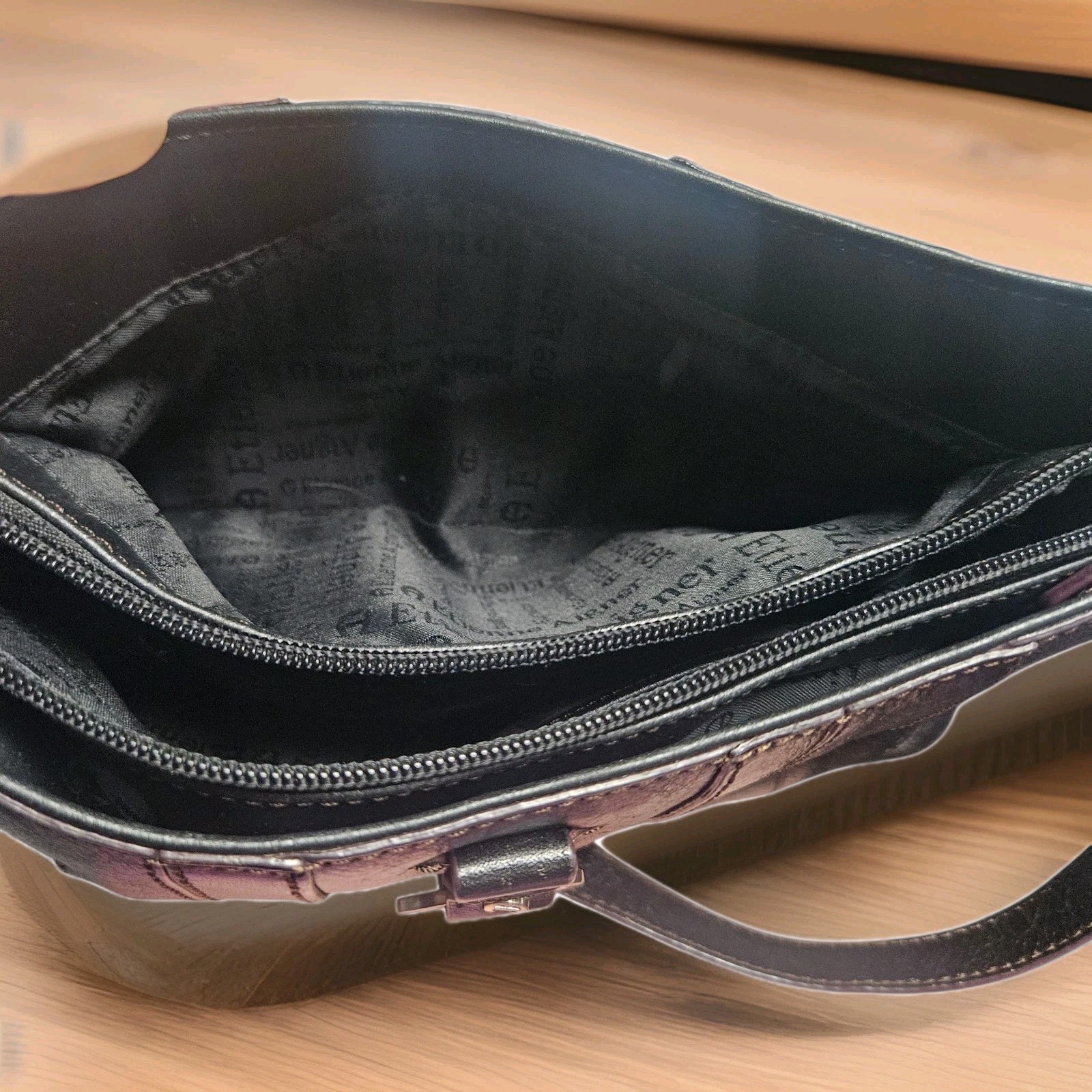 Etienne Aigner Black Leather Shoulder Bag Y2K 90s Classic Preppy Country Club