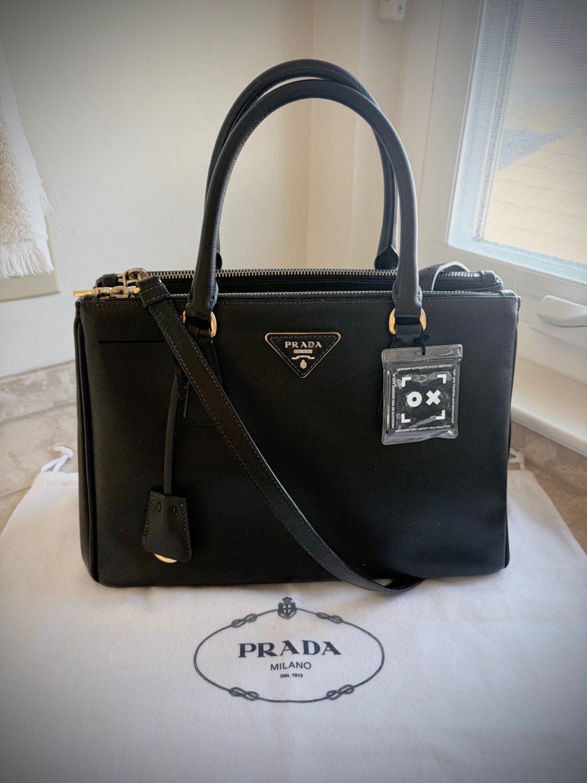 Prada Galleria SMALL Black Saffiano Leather Handbag Crossbody Dust bag Trending