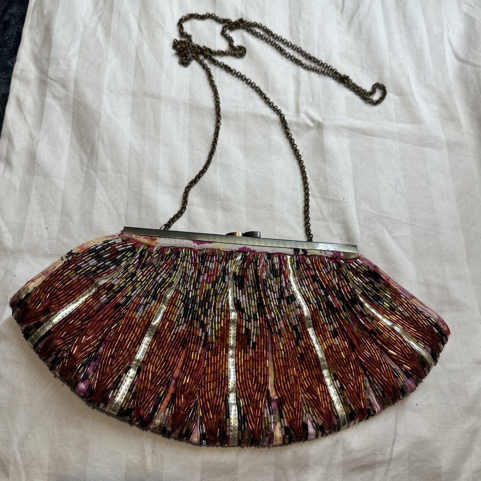 Forever 21 Seed Bead Beaded Crossbody Multicolor Chain Strap12”x6” Kiss Lock