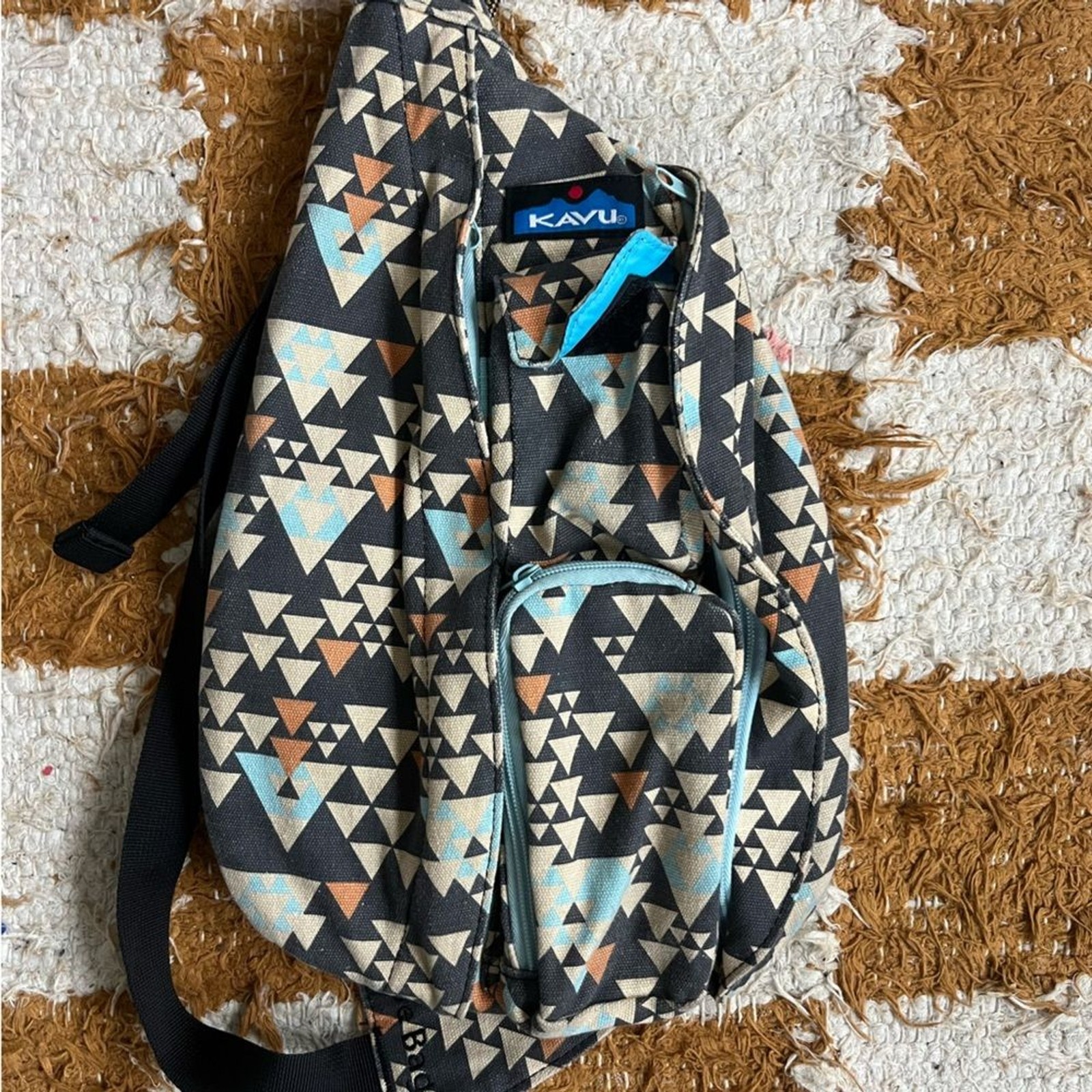 Kavu Geometric Triangles Sling Bag Black Blue Gray Backpack Clean 17.5 In