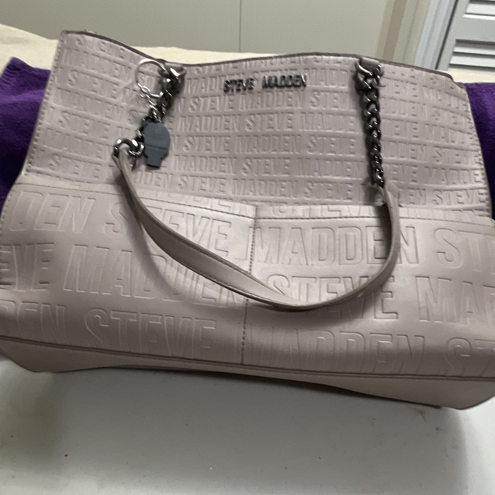 Steve Madden Embossed Logo Beige Tote Bag Zip Chain Straps Pockets Silver