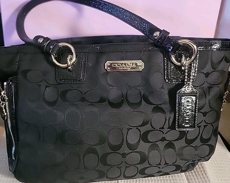 Coach Gallery Signature Tote A1349-23767E