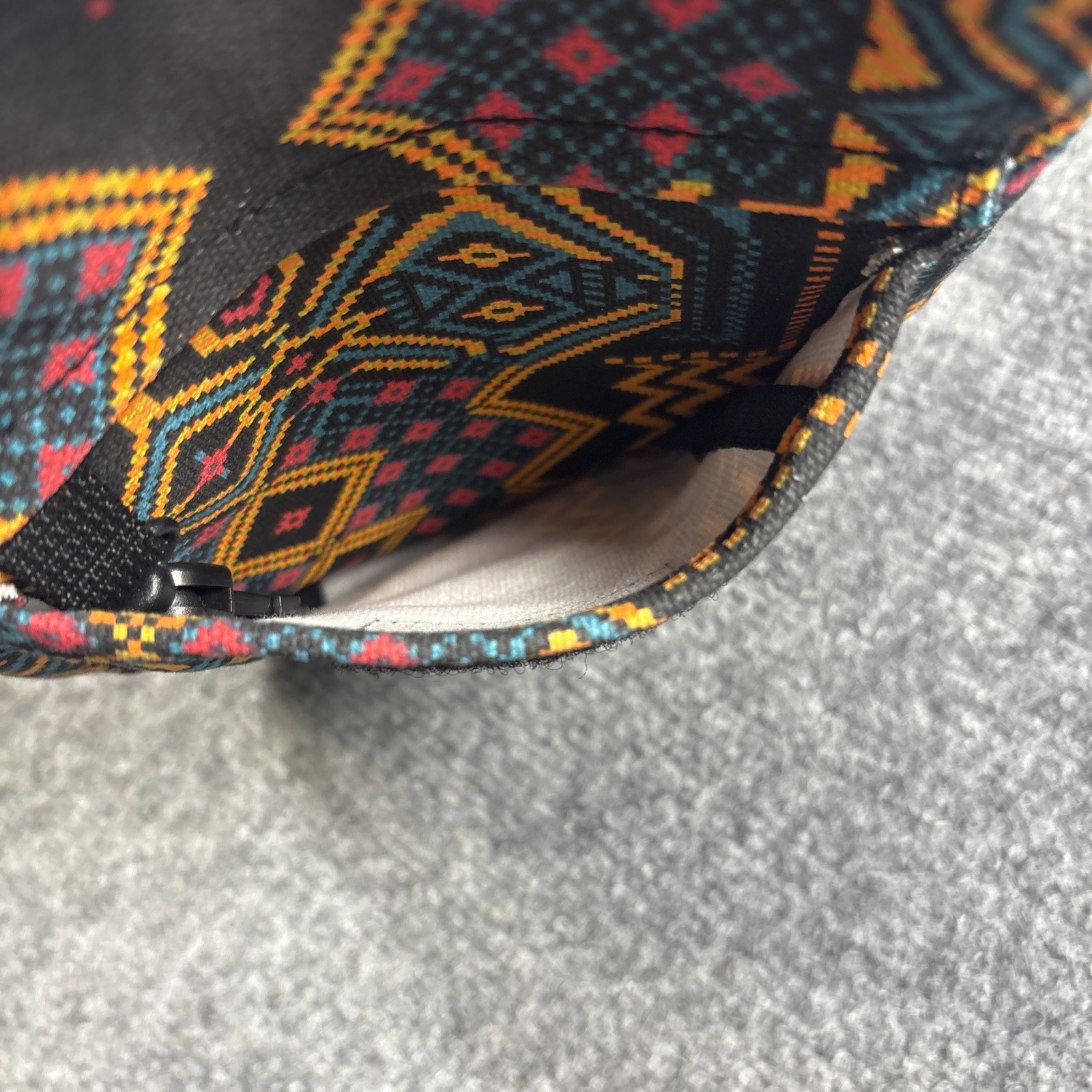Kavu Mini Keeper Purse Crossbody Bag Hook & Loop & Snap Phone Pocket Aztec