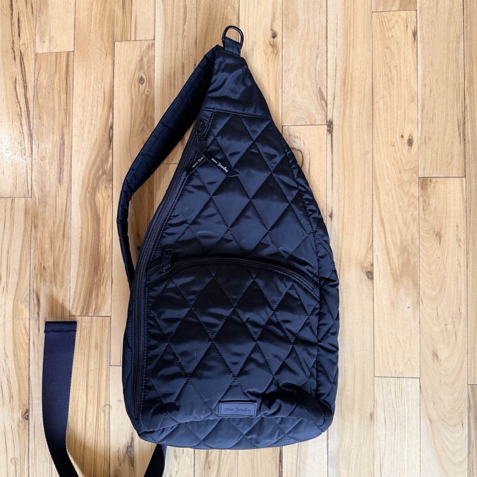 VERA BRADLEY BLACK WATER REPELLENT LIGHTWEIGHT QUILTED SLING BAG EXCELLENT