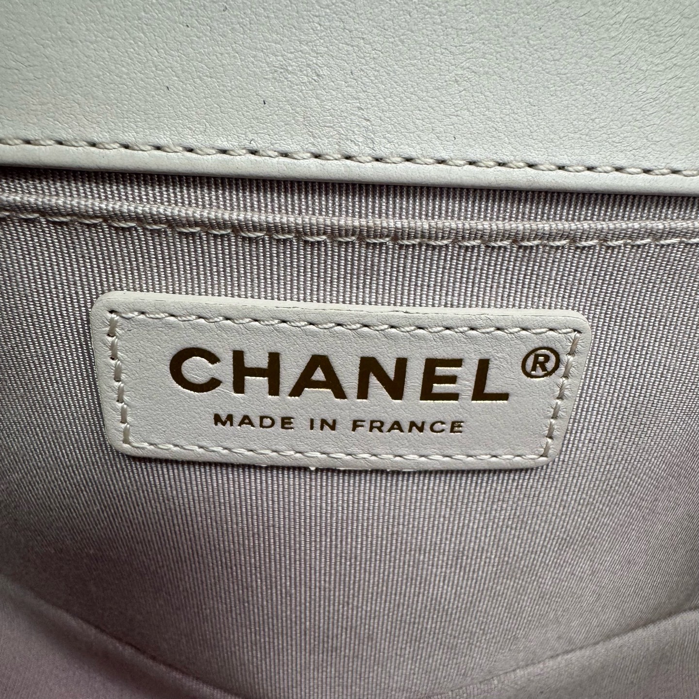 Chanel Le Boy Medium Lilac Pink Calfskin Crossbody Shoulder Bag Duty Paid