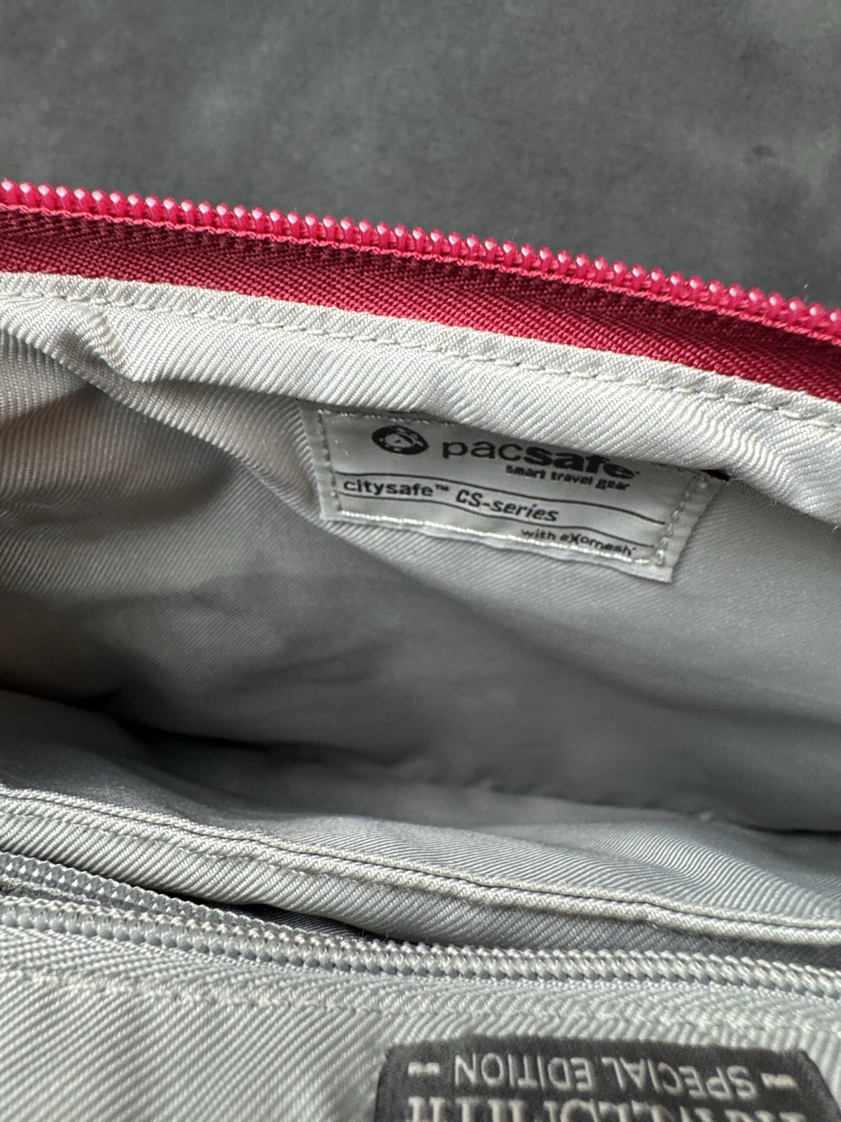 Pacsafe Maroon Citysafe CS- Series Crossbody Bag RFID Quilted Travel Smith