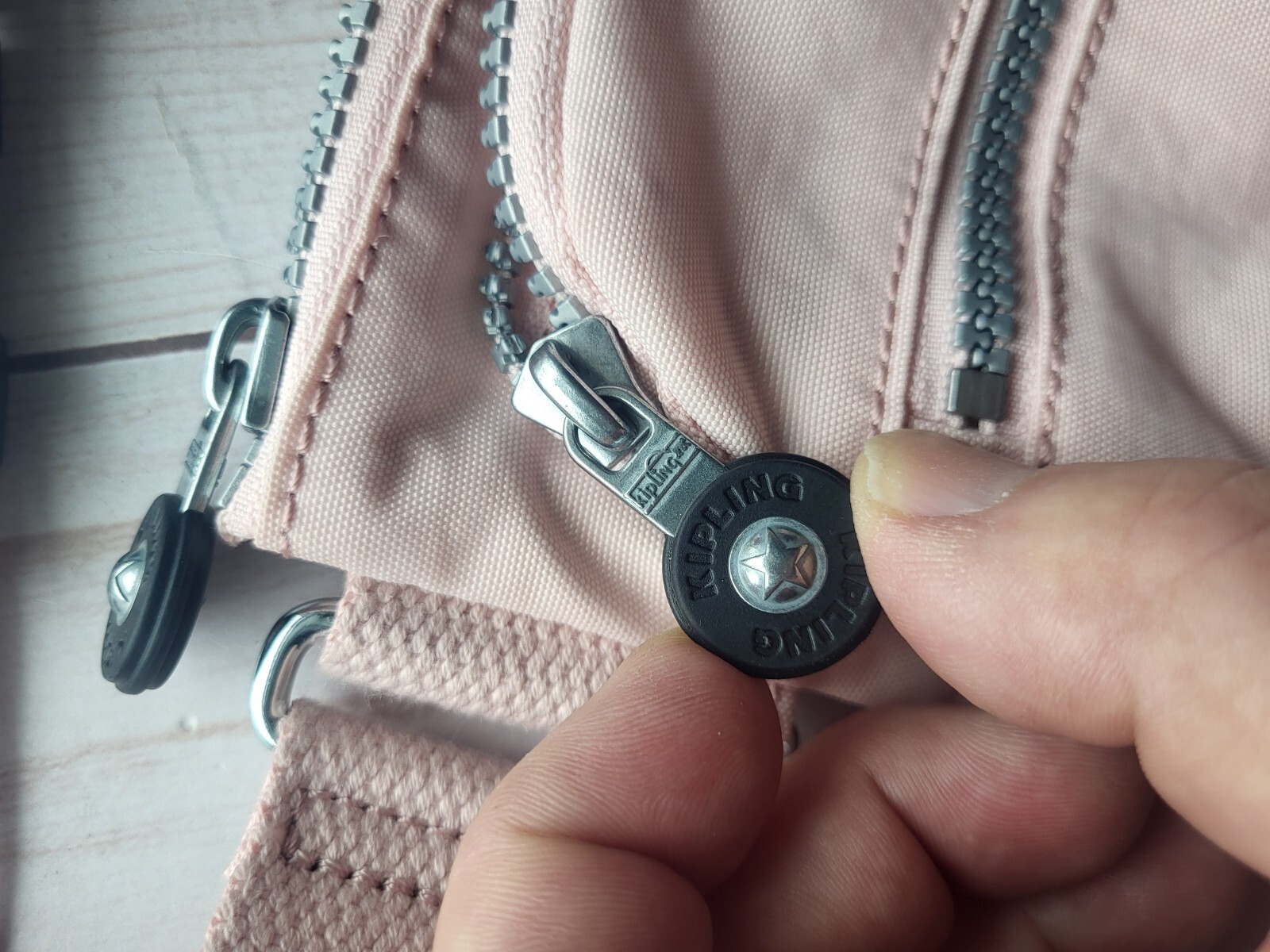 Kipling Defea Warm Rose Tonal Shoulder Bag.