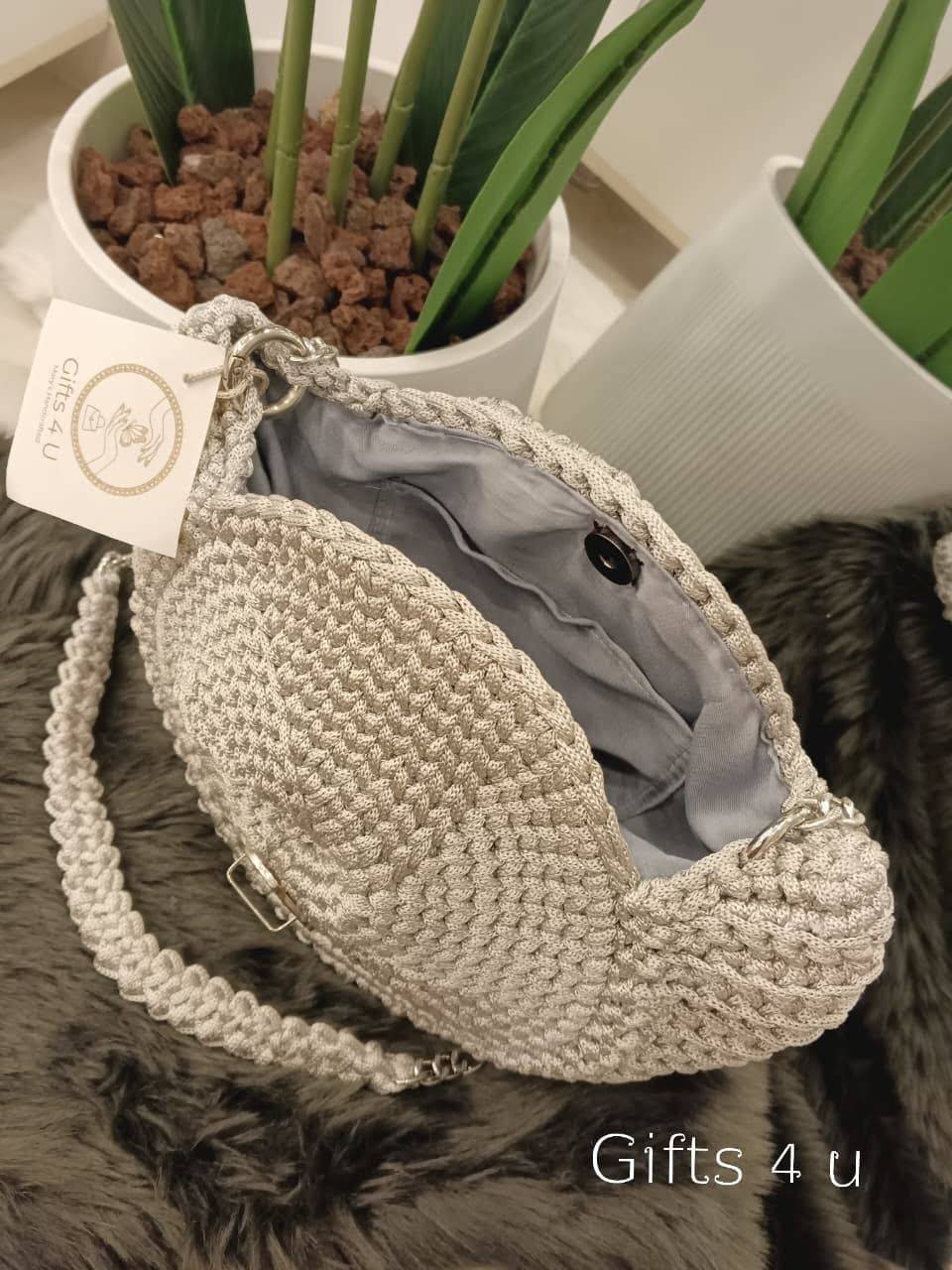 Handmade Shell-Inspired Crochet Handbag with Elegant Pearl Handle