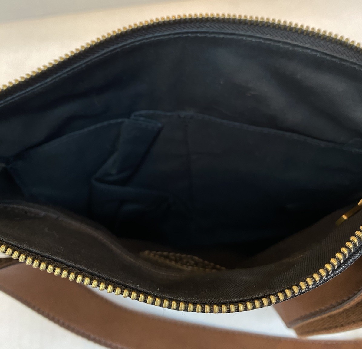 Fossil Corey Crossbody Bag Black Leather Brown Adj Strap Triple Zip
