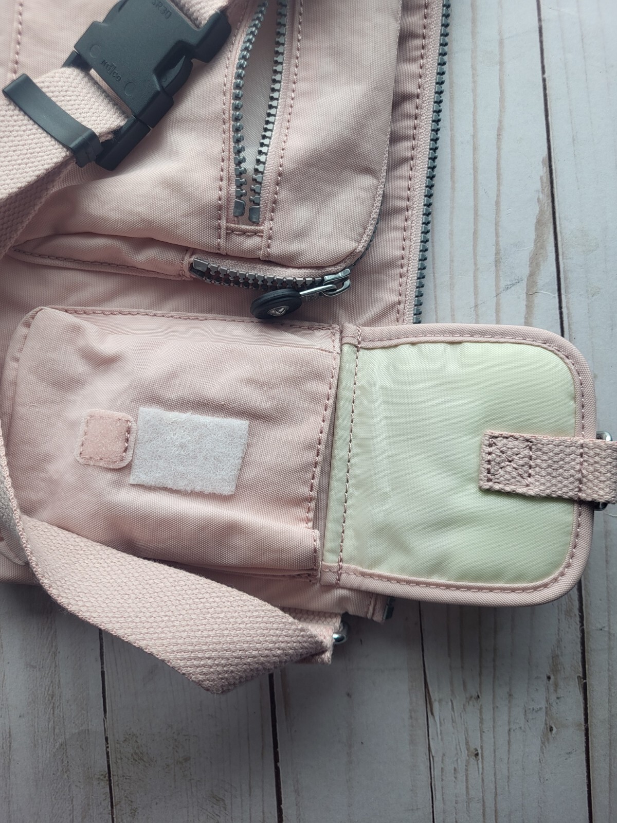 Kipling Defea Warm Rose Tonal Shoulder Bag.
