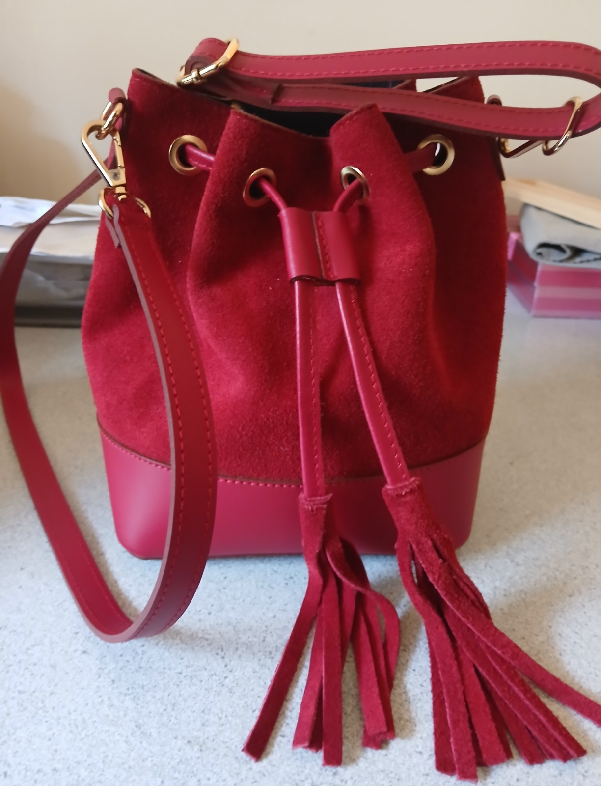Beautiful Couch style Leather bag. Impecable condition