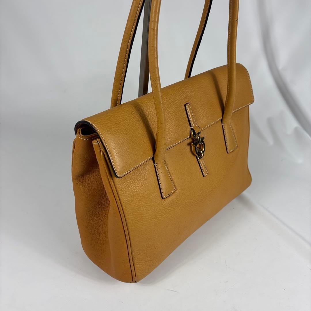 Salvatore Ferragamo Gancini Shoulder Handbag Leather Camel Brown 21×27.5cm