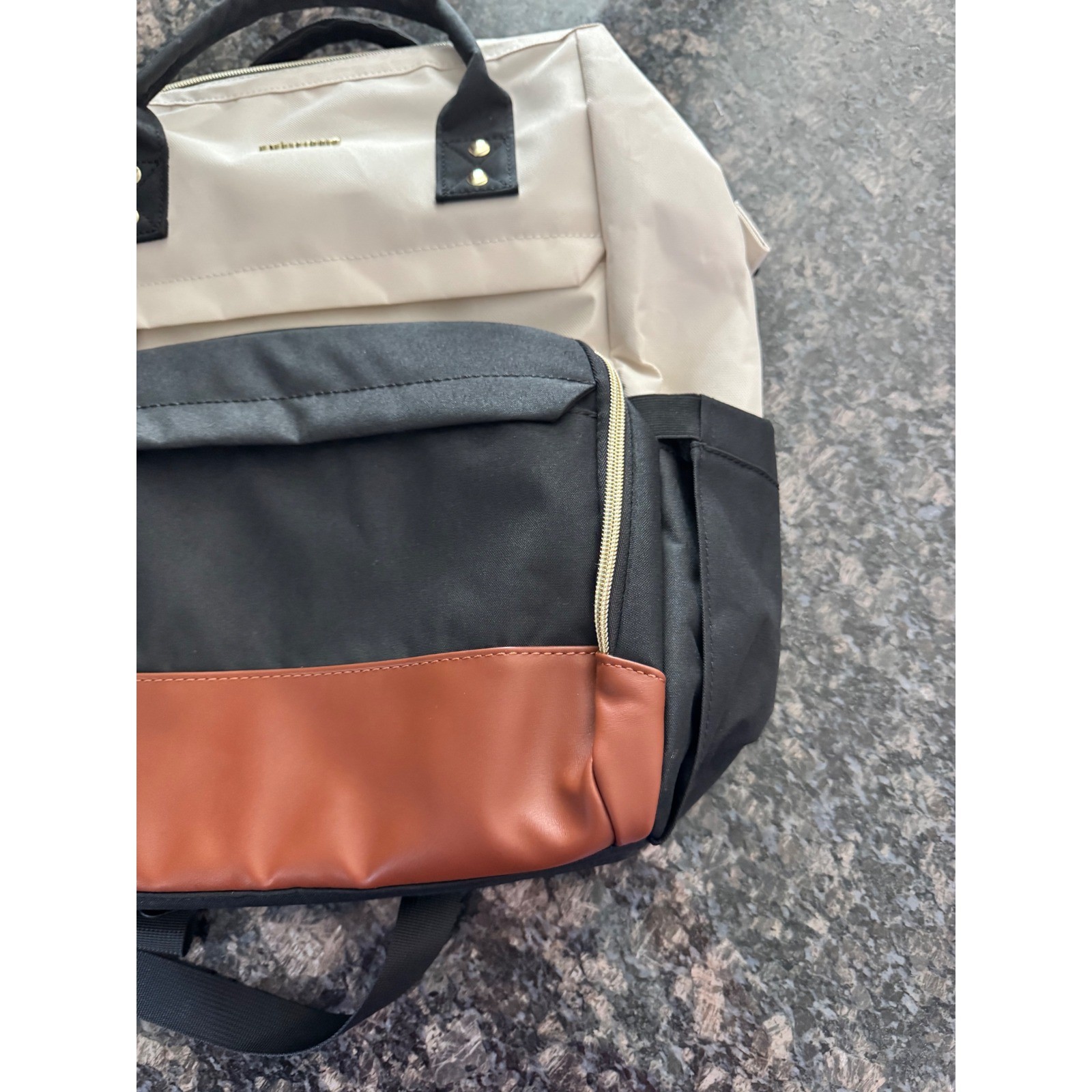 LOVEVOOK Laptop sleeve 18″ Backpack Travel Bag USB Charging Port Cream Black