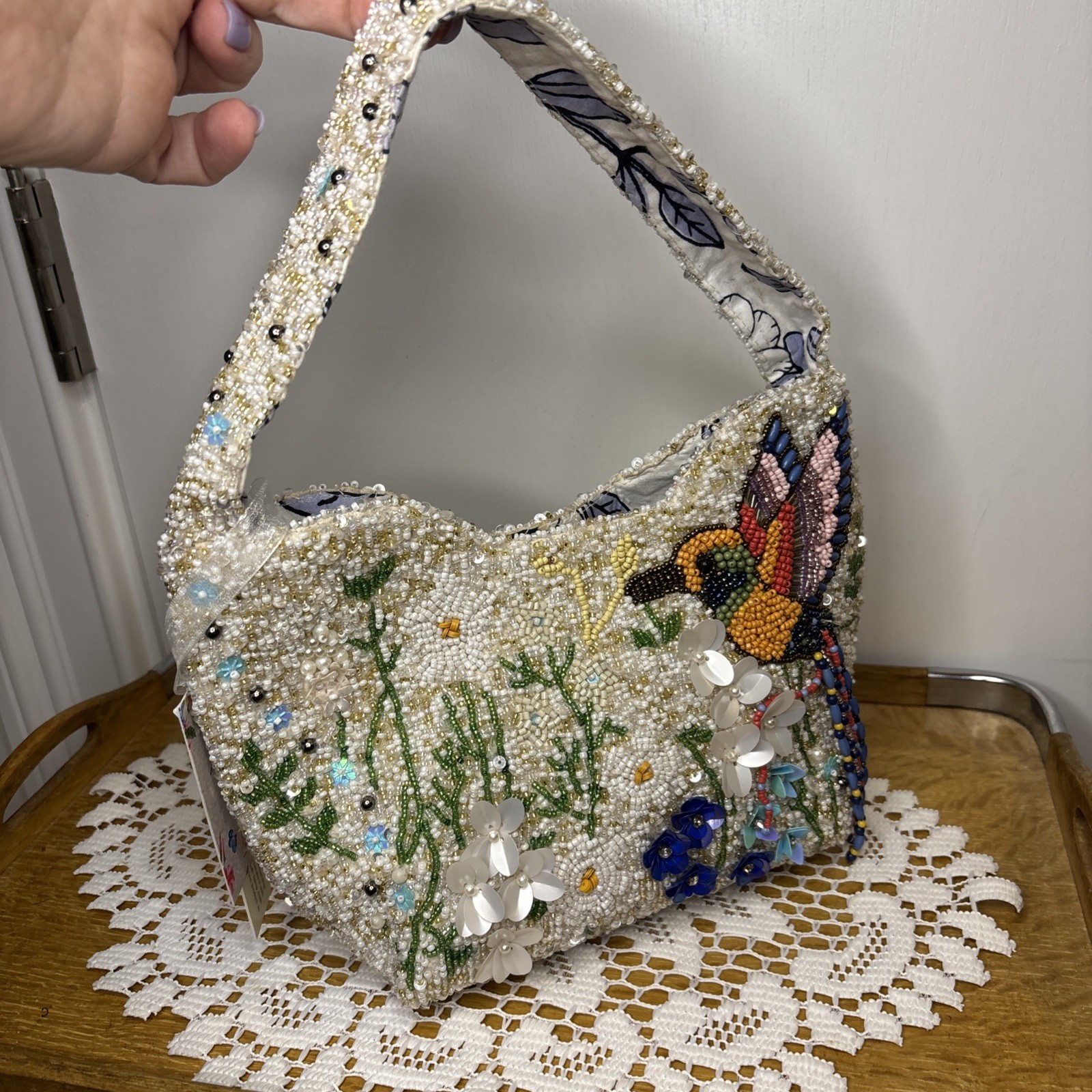NEW Handcrafted In India Hummingbird Beaded Handbag NWT 9″X6″ white, silver,or