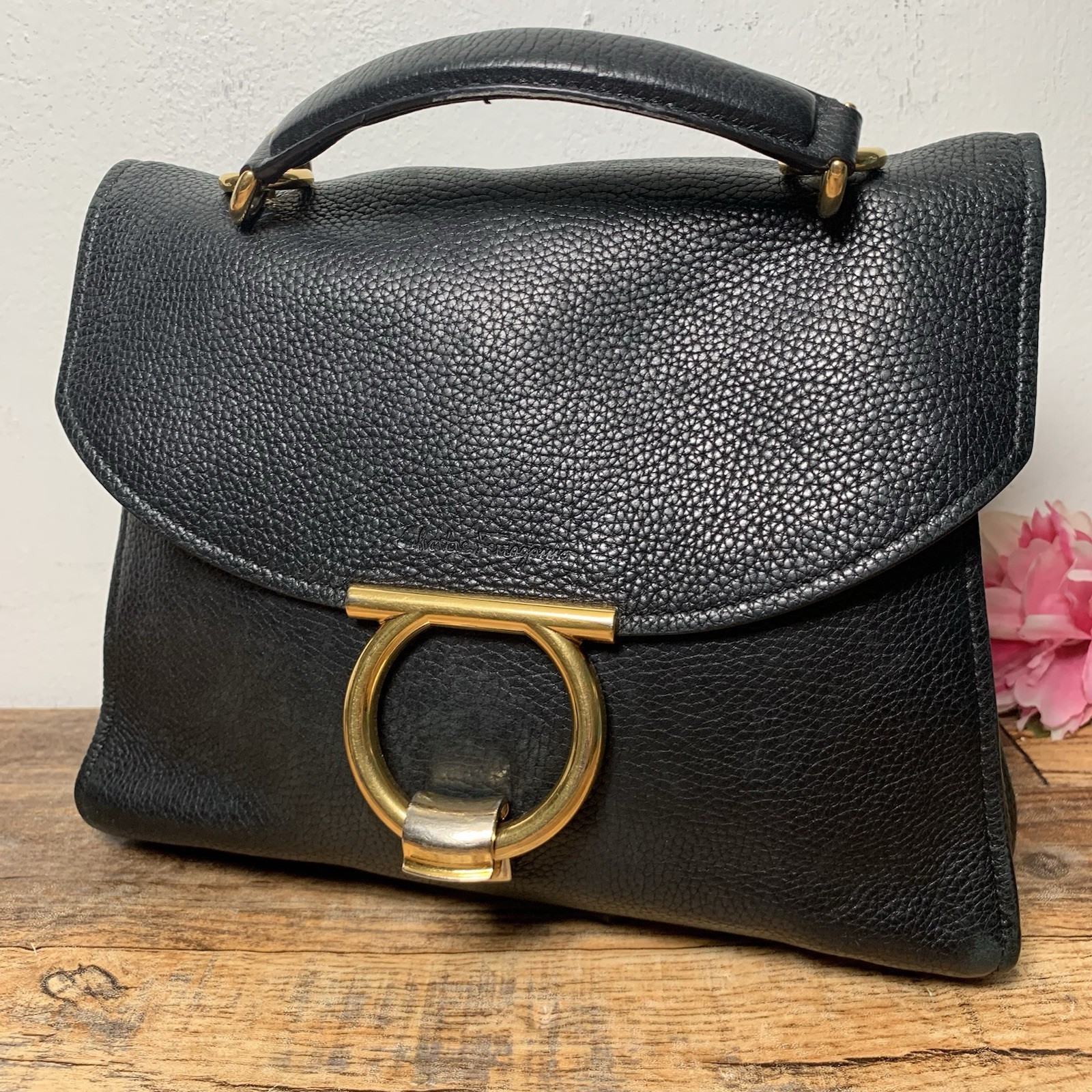 Salvatore Ferragamo – Nero Gancini Top-Handle Bag – No. EE-21H 493