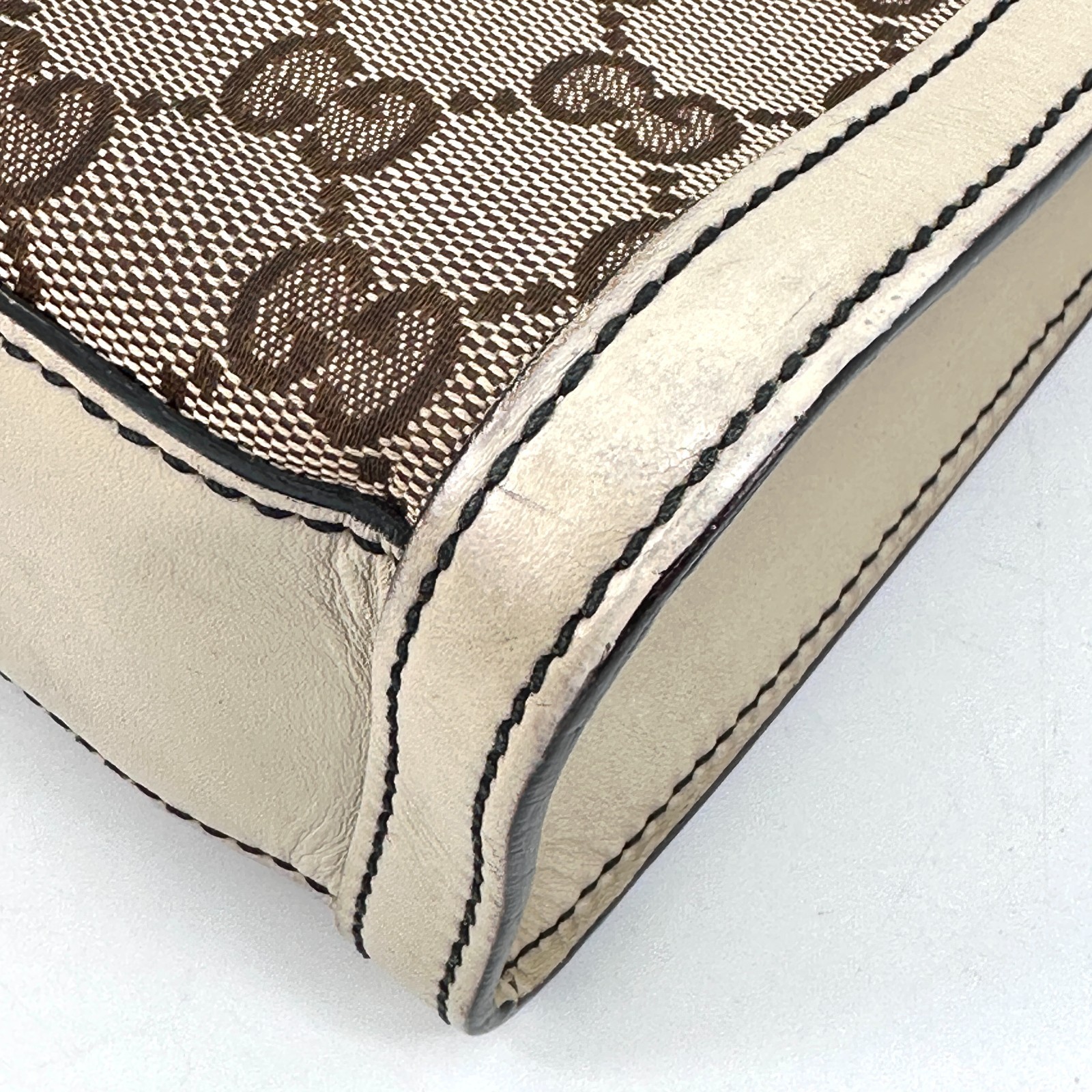 GUCCI Emily GG Shoulder Bag Auth