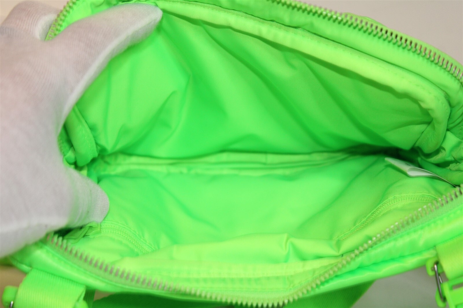 Adidas x Ivy Park Beyonce RARE Cross Body Bright Green Messenger Bag Limited Ed.