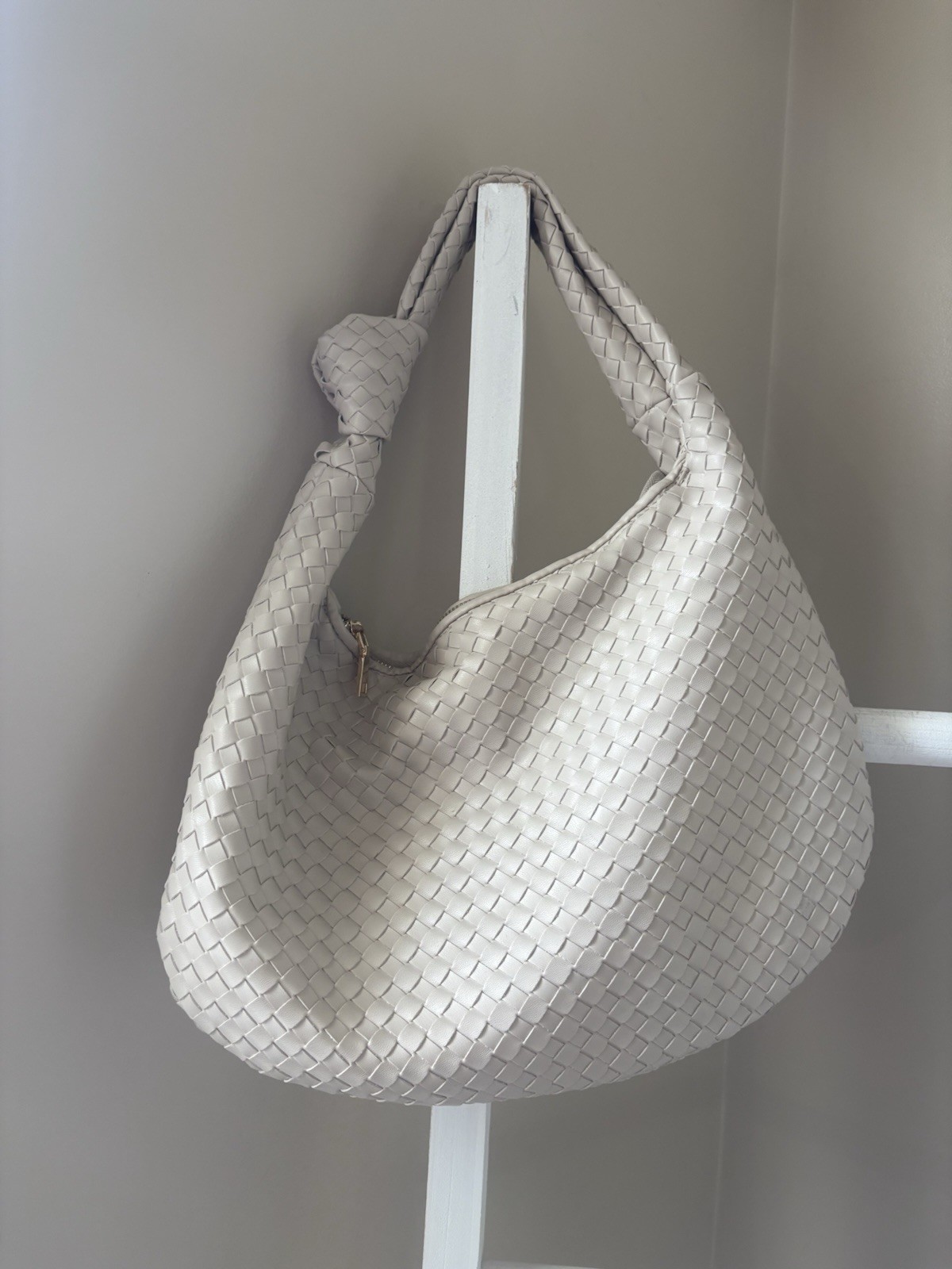 Melie Bianco Women’s Shoulder Bag Weaved Zip Up Cream