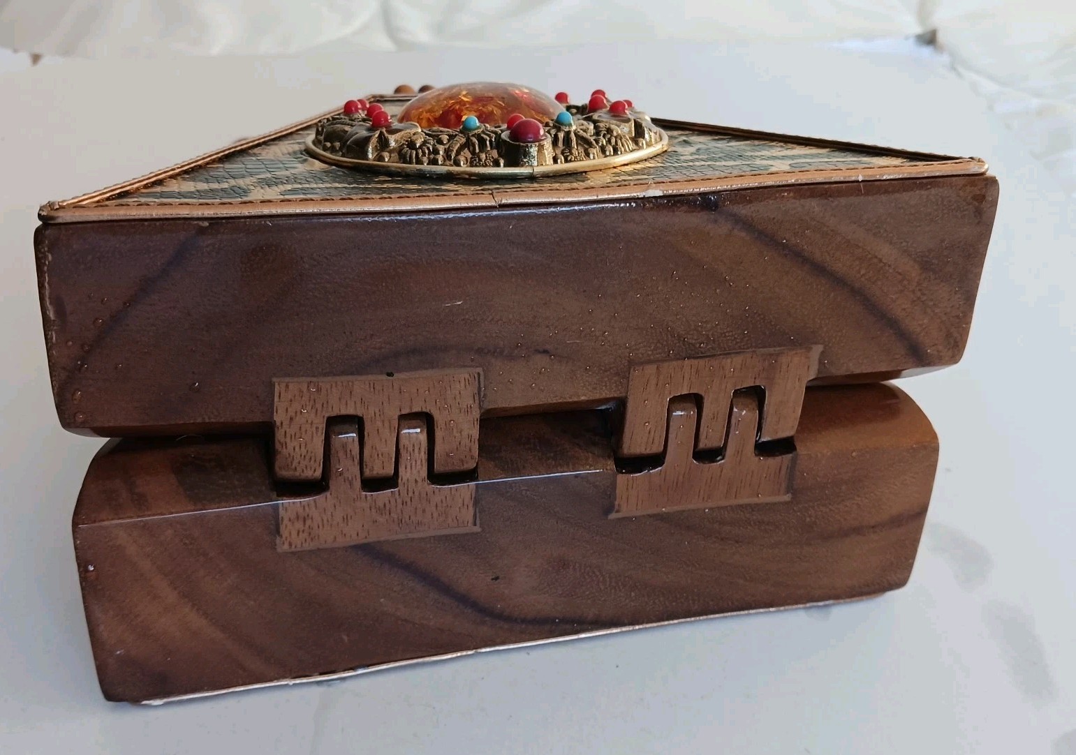 Ladies Wooden Triangular Hand Bag, 6.5 Inch Base.