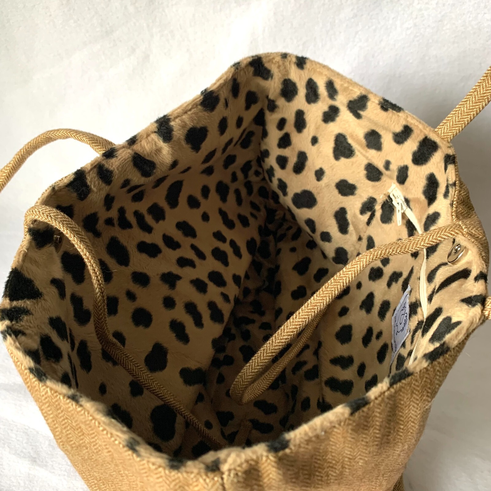 Alexia Hollinger Paris Leopard Print Interior Designer Handbag Tote Magnet Close
