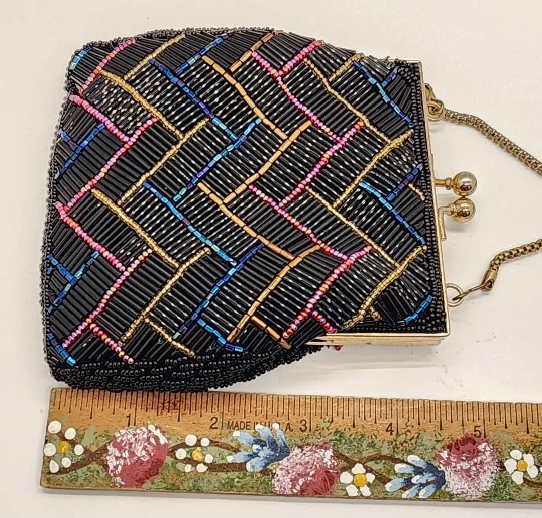 La Regale Beaded Geometric Kiss Lock Clutch w/ Gold Chain Strap Black/Multicolor