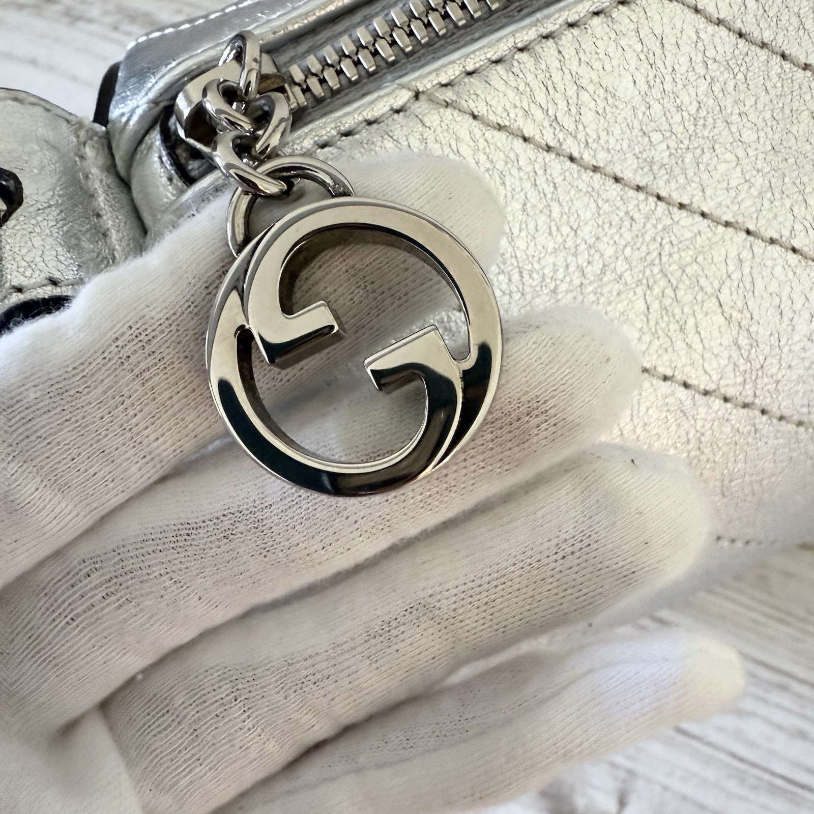 New Gucci Blondie Silver Shoulder medium size handbag with Cylindrical Design