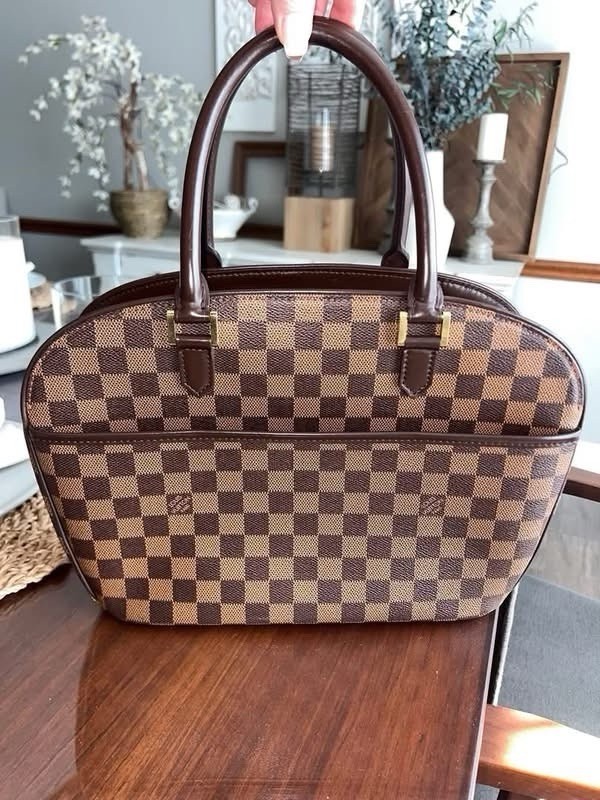 Authentic Louis Vuitton Damier Ebene Handbag Made In France Date code AR0063